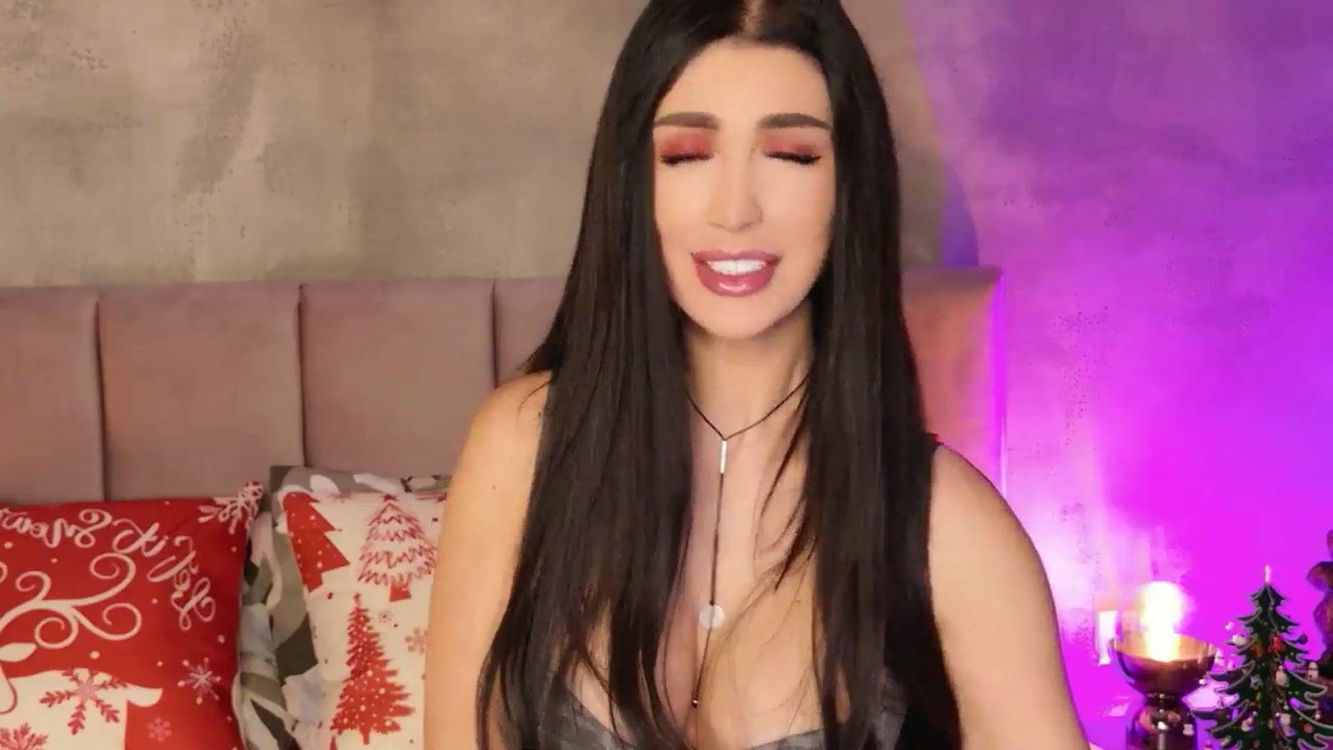 Gallery image thumbnail from AllisonDesire's myfreecams stream on, 12/30/2025, 16:44 image 11 of 20