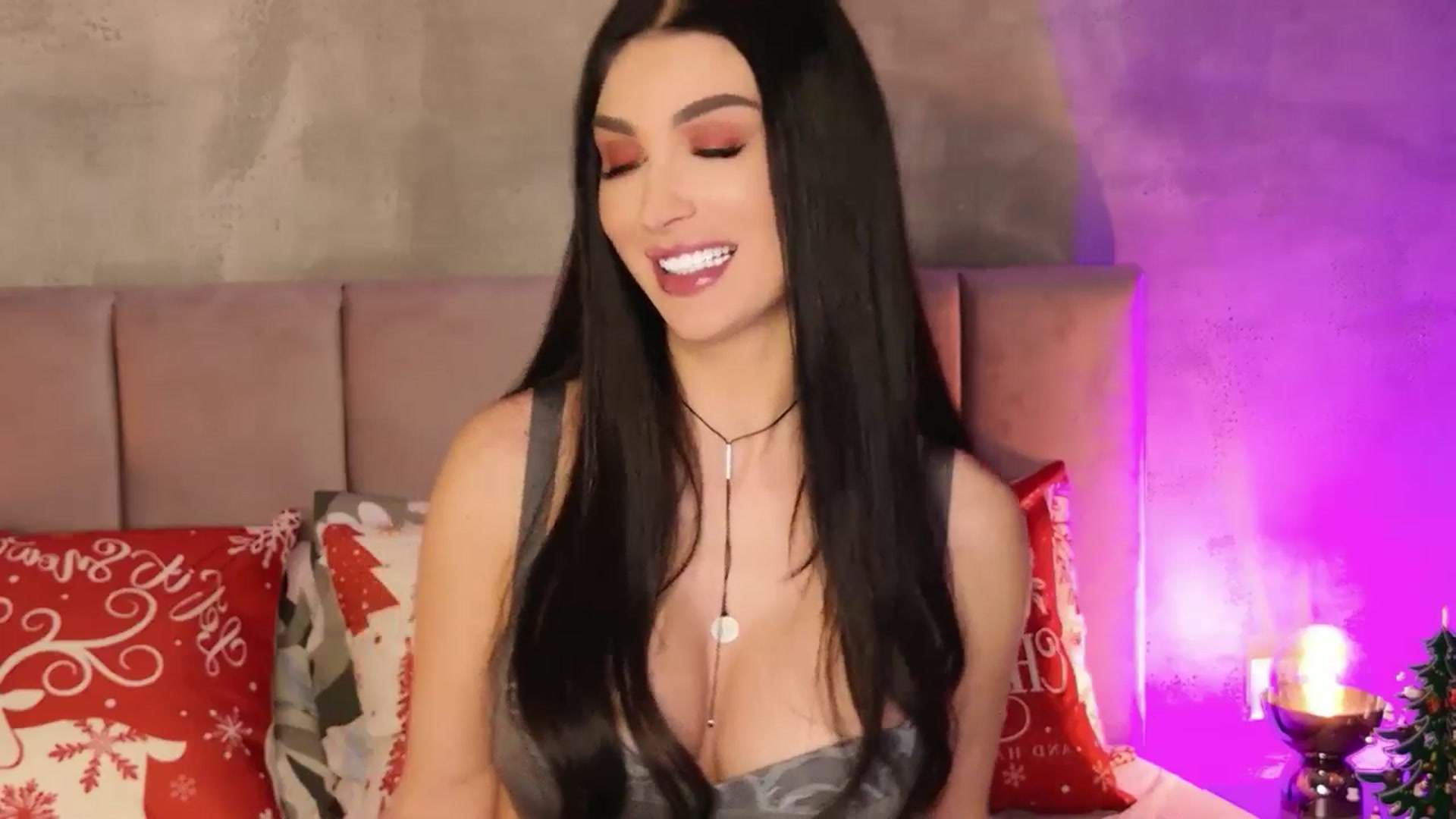 Gallery image thumbnail from AllisonDesire's myfreecams stream on, 12/30/2025, 18:29 image 17 of 20