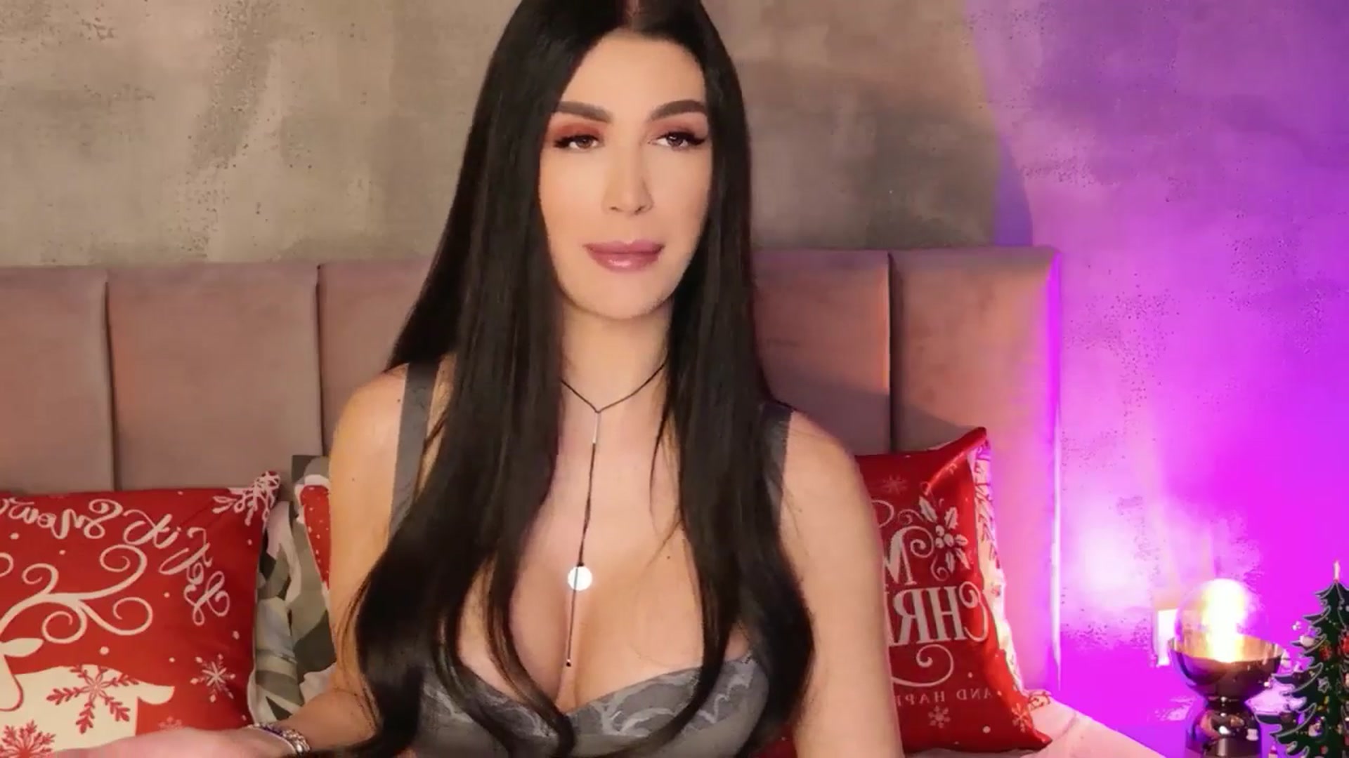 Gallery image thumbnail from AllisonDesire's myfreecams stream on, 12/30/2025, 18:29 image 19 of 20