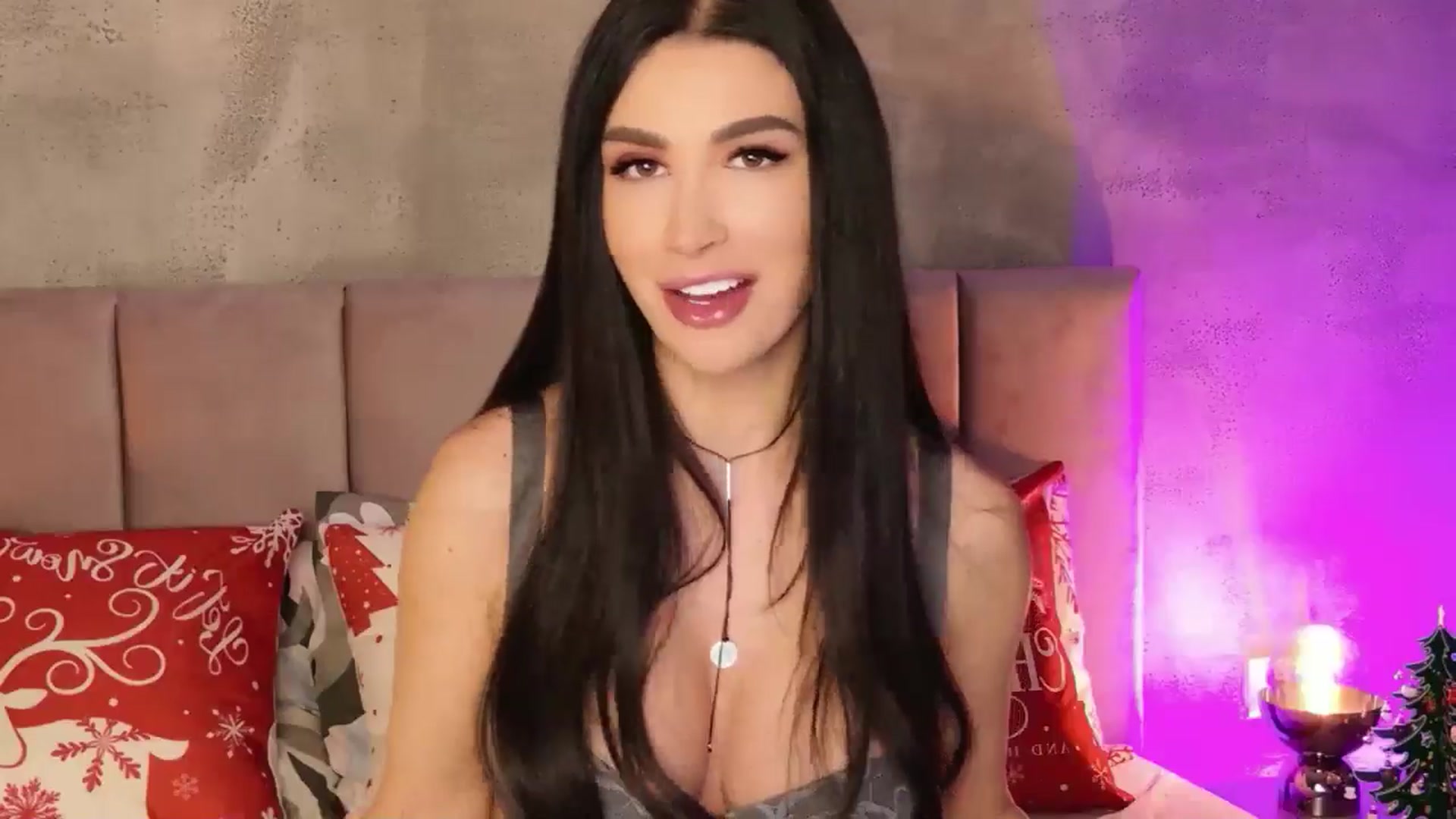 Gallery image thumbnail from AllisonDesire's myfreecams stream on, 12/30/2025, 18:29 image 13 of 20
