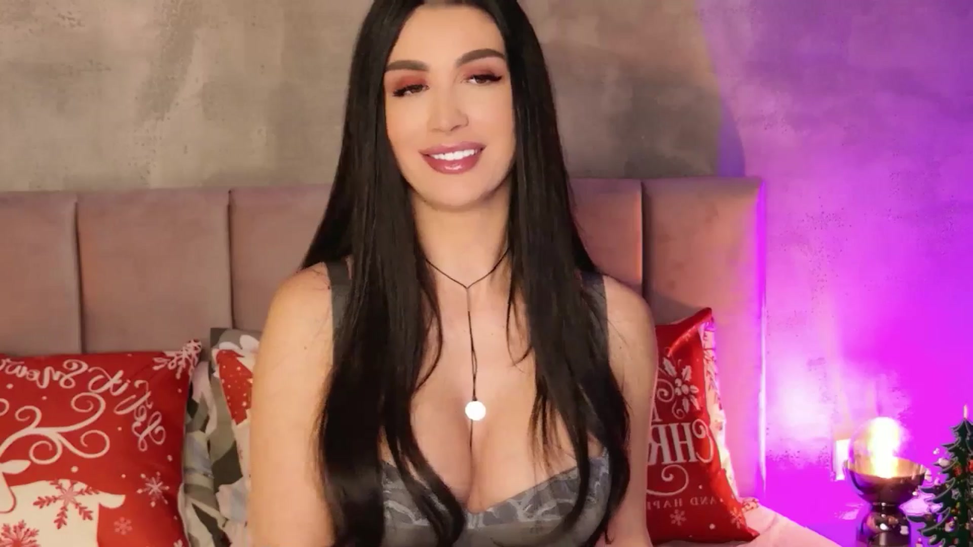 Gallery image thumbnail from AllisonDesire's myfreecams stream on, 12/30/2025, 18:29 image 15 of 20