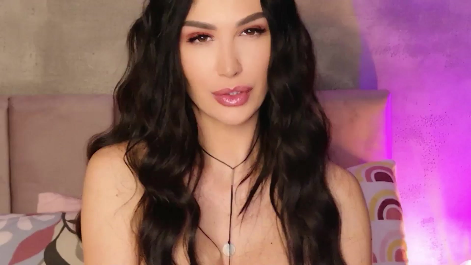 Gallery image thumbnail from AllisonDesire's myfreecams stream on, 01/03/2026, 11:57 image 13 of 20