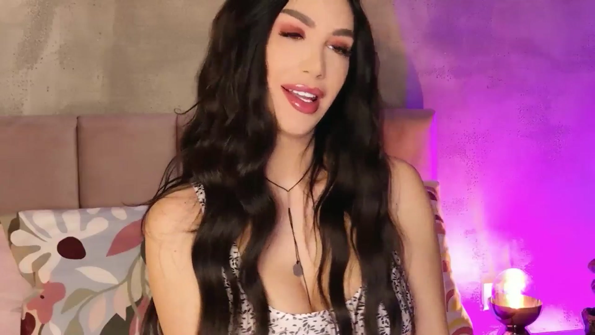 Gallery image thumbnail from AllisonDesire's myfreecams stream on, 01/04/2026, 06:54 image 3 of 20