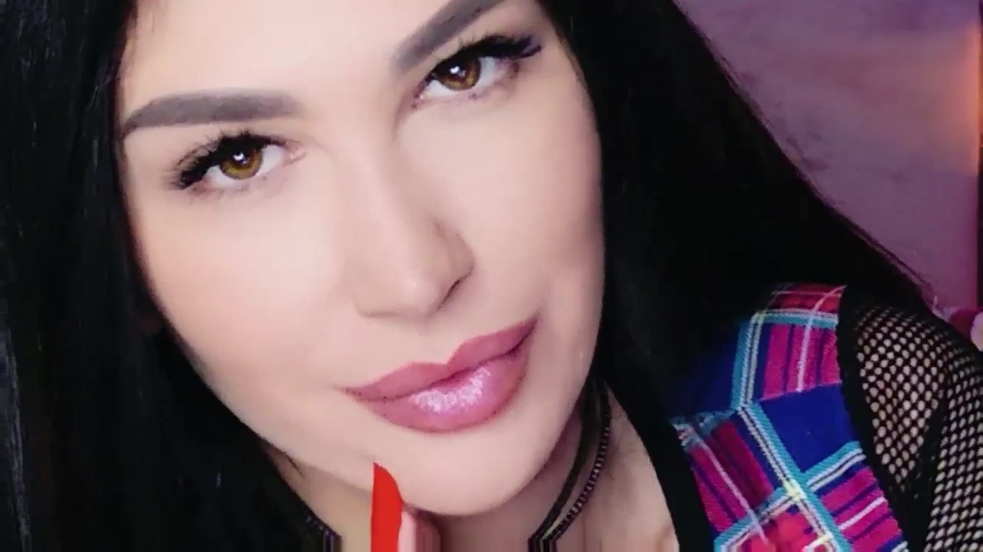 Gallery image thumbnail from AllisonDesire's myfreecams stream on, 01/06/2026, 16:03 image 4 of 20