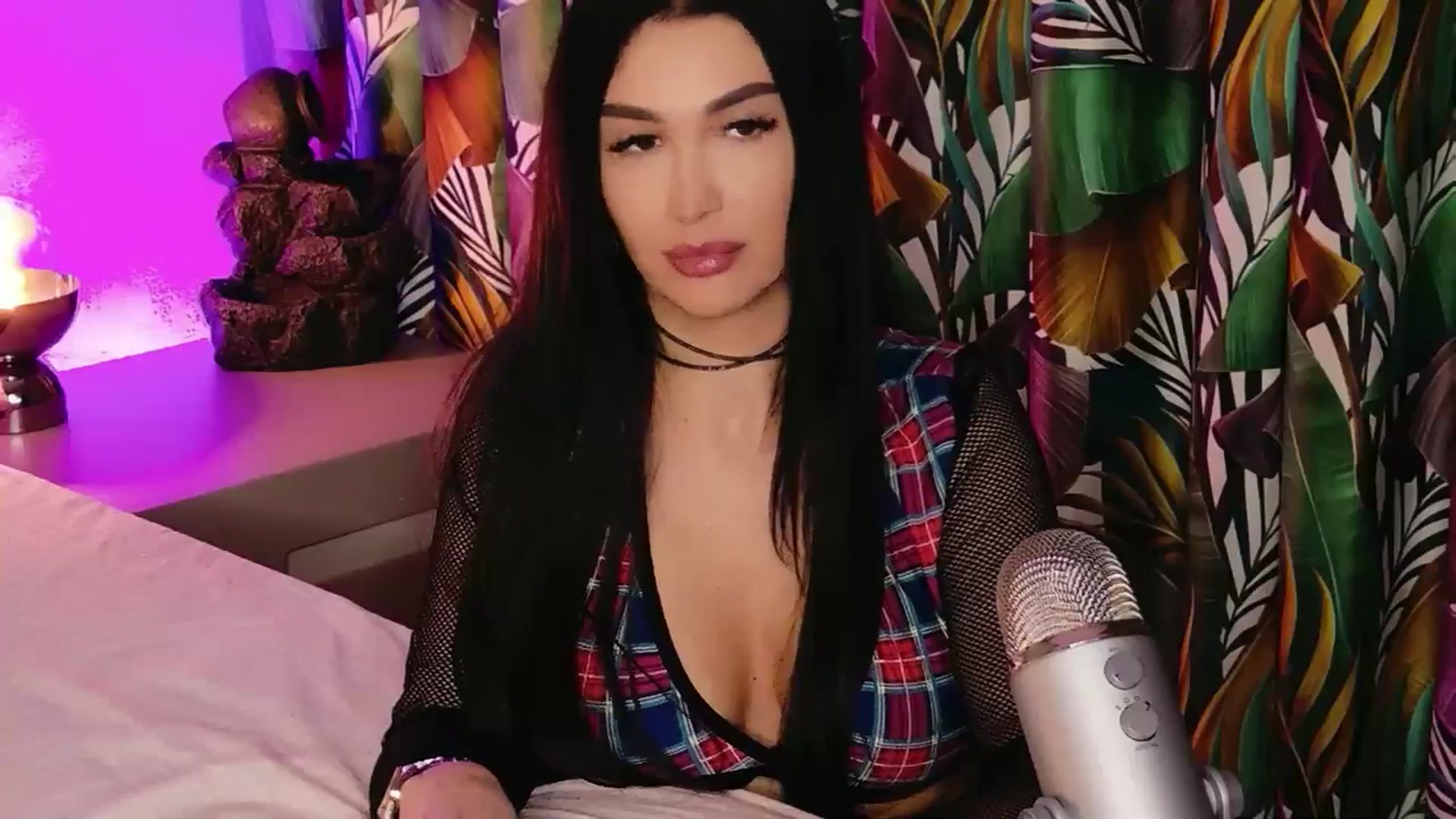 Gallery image thumbnail from AllisonDesire's myfreecams stream on, 01/06/2026, 18:39 image 7 of 20