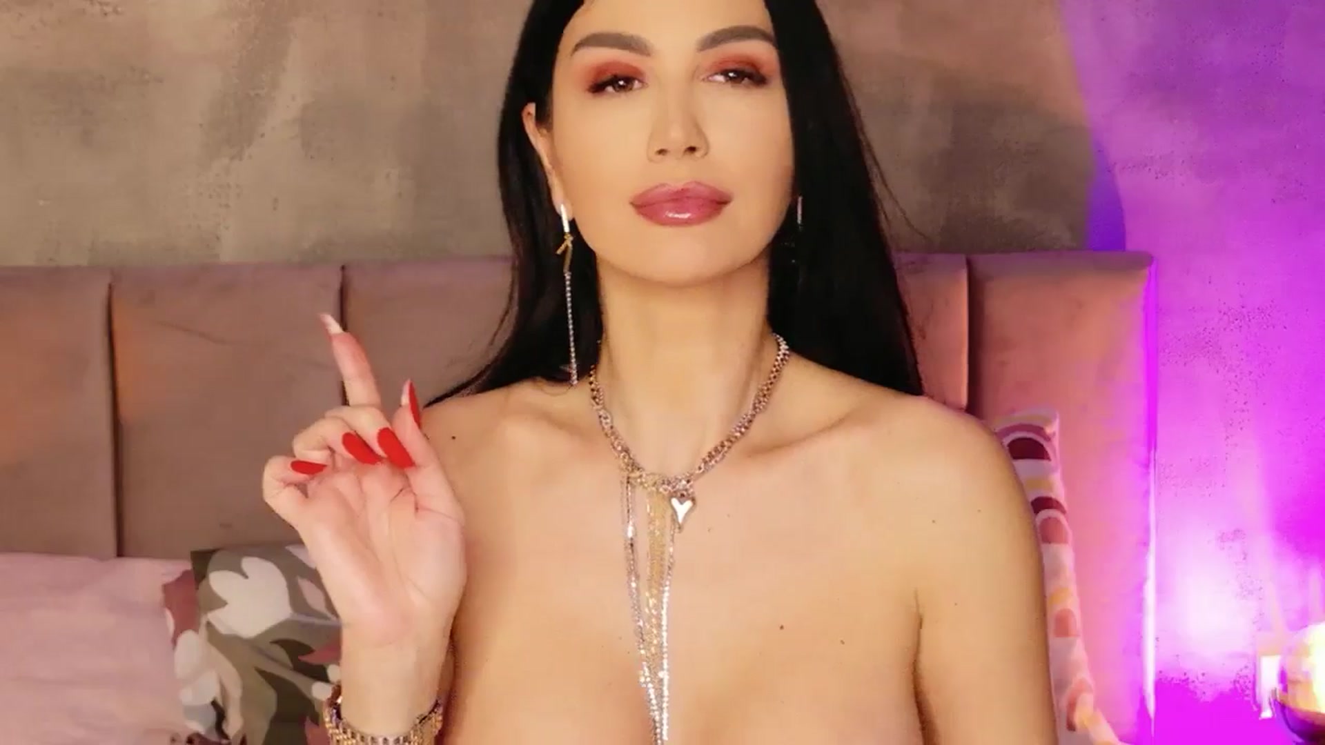 Gallery image thumbnail from AllisonDesire's myfreecams stream on, 01/09/2026, 20:35 image 14 of 20