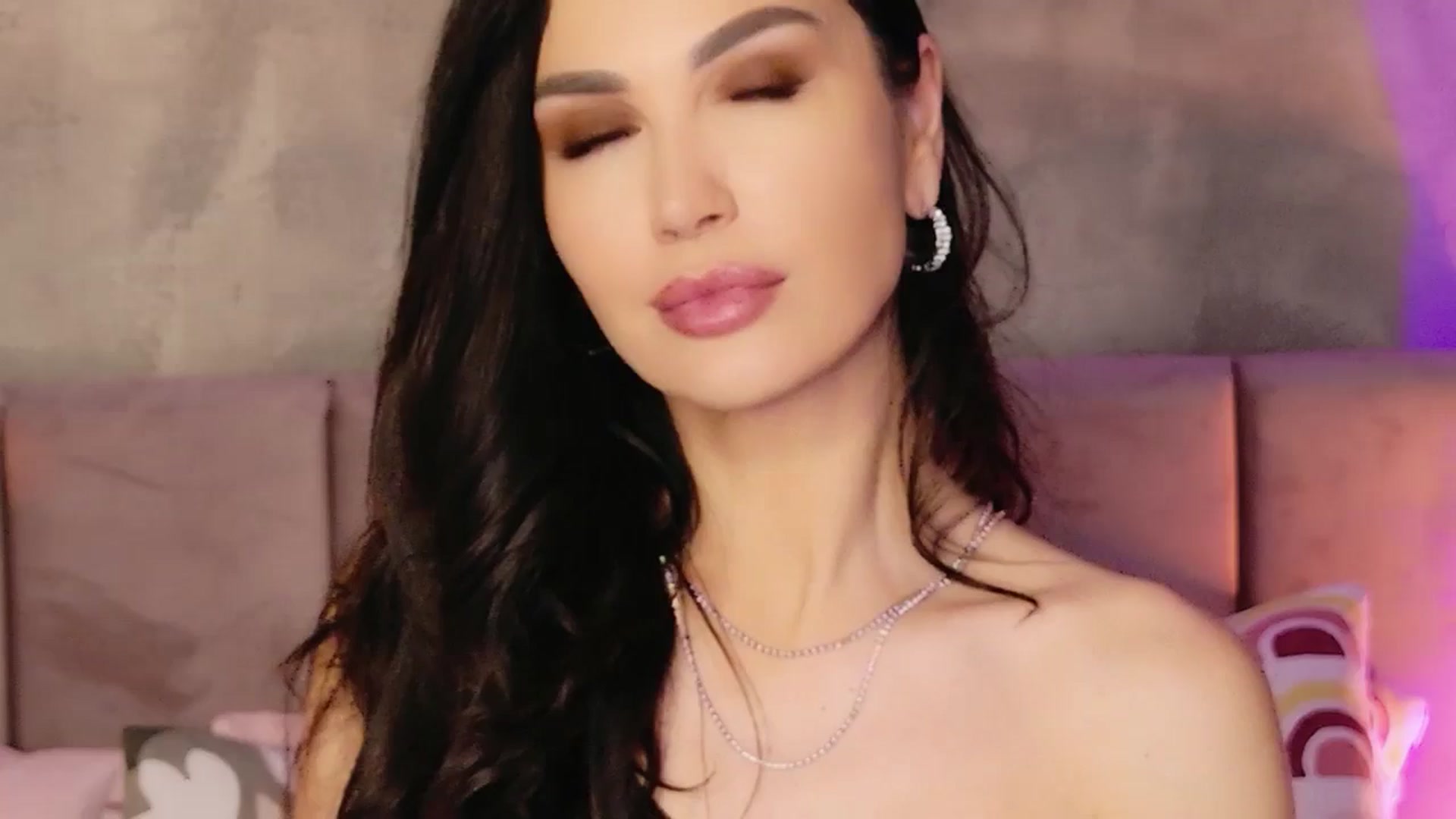 Gallery image thumbnail from AllisonDesire's myfreecams stream on, 01/14/2026, 12:08 image 9 of 20