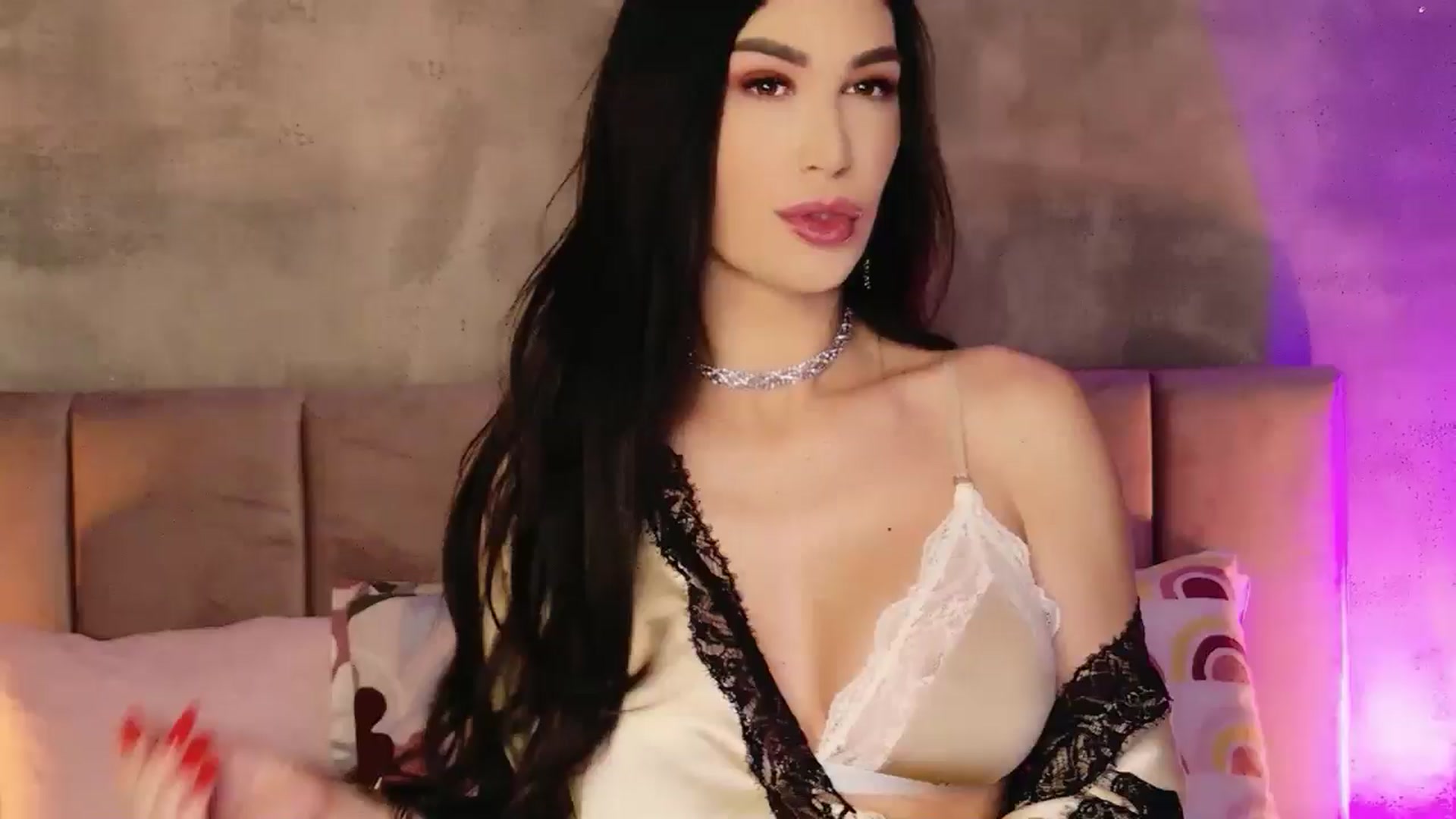 Gallery image thumbnail from AllisonDesire's myfreecams stream on, 01/16/2026, 05:25 image 13 of 20