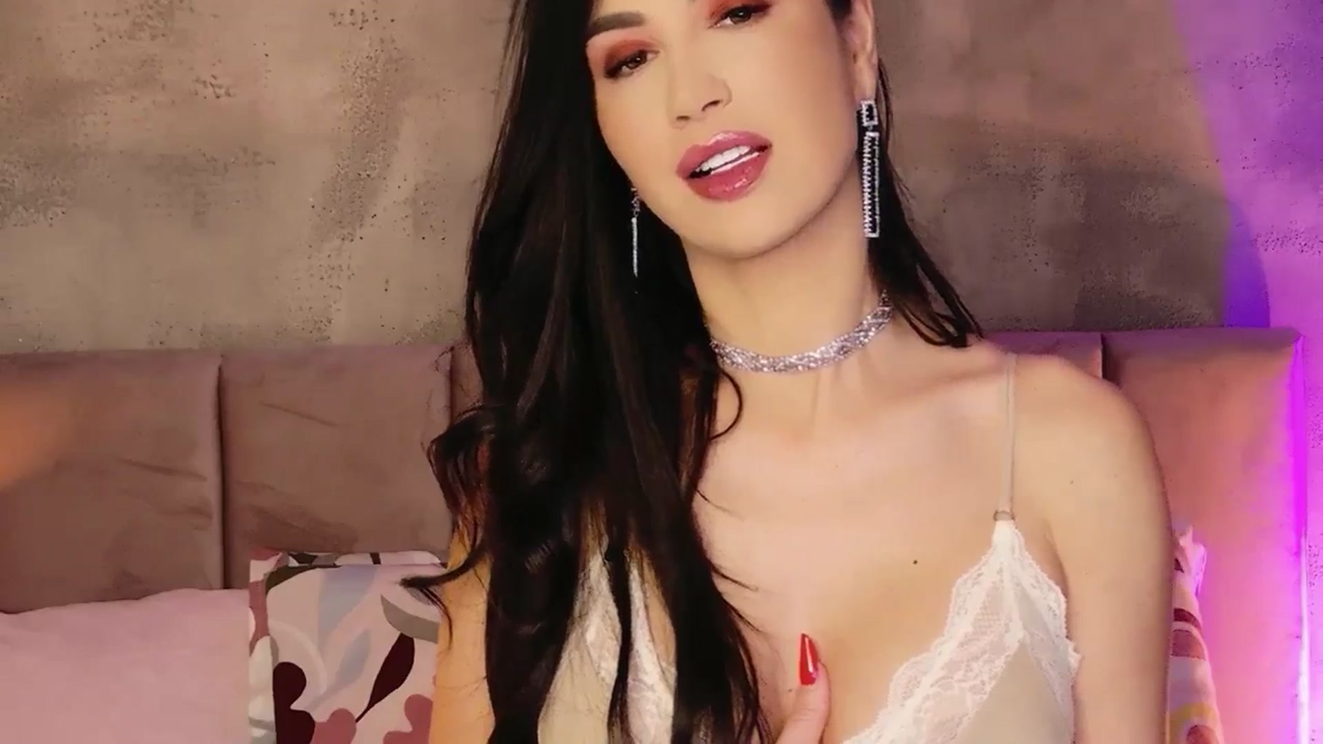 Gallery image thumbnail from AllisonDesire's myfreecams stream on, 01/16/2026, 05:25 image 18 of 20