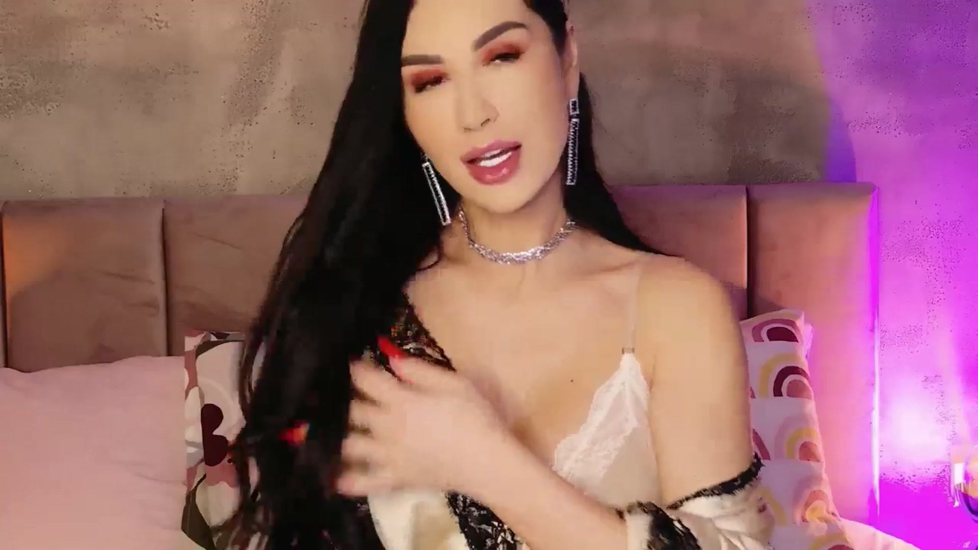 Gallery image thumbnail from AllisonDesire's myfreecams stream on, 01/16/2026, 06:33 image 4 of 20