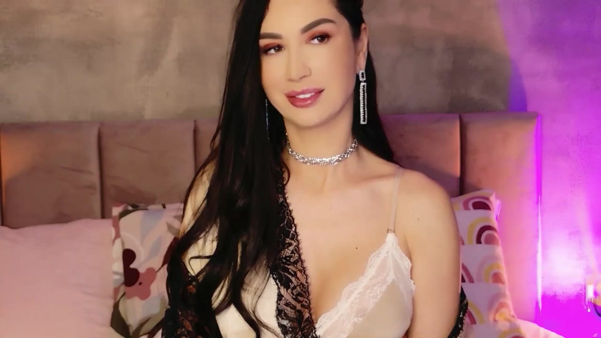 Gallery image thumbnail from AllisonDesire's myfreecams stream on, 01/16/2026, 06:33 image 2 of 20