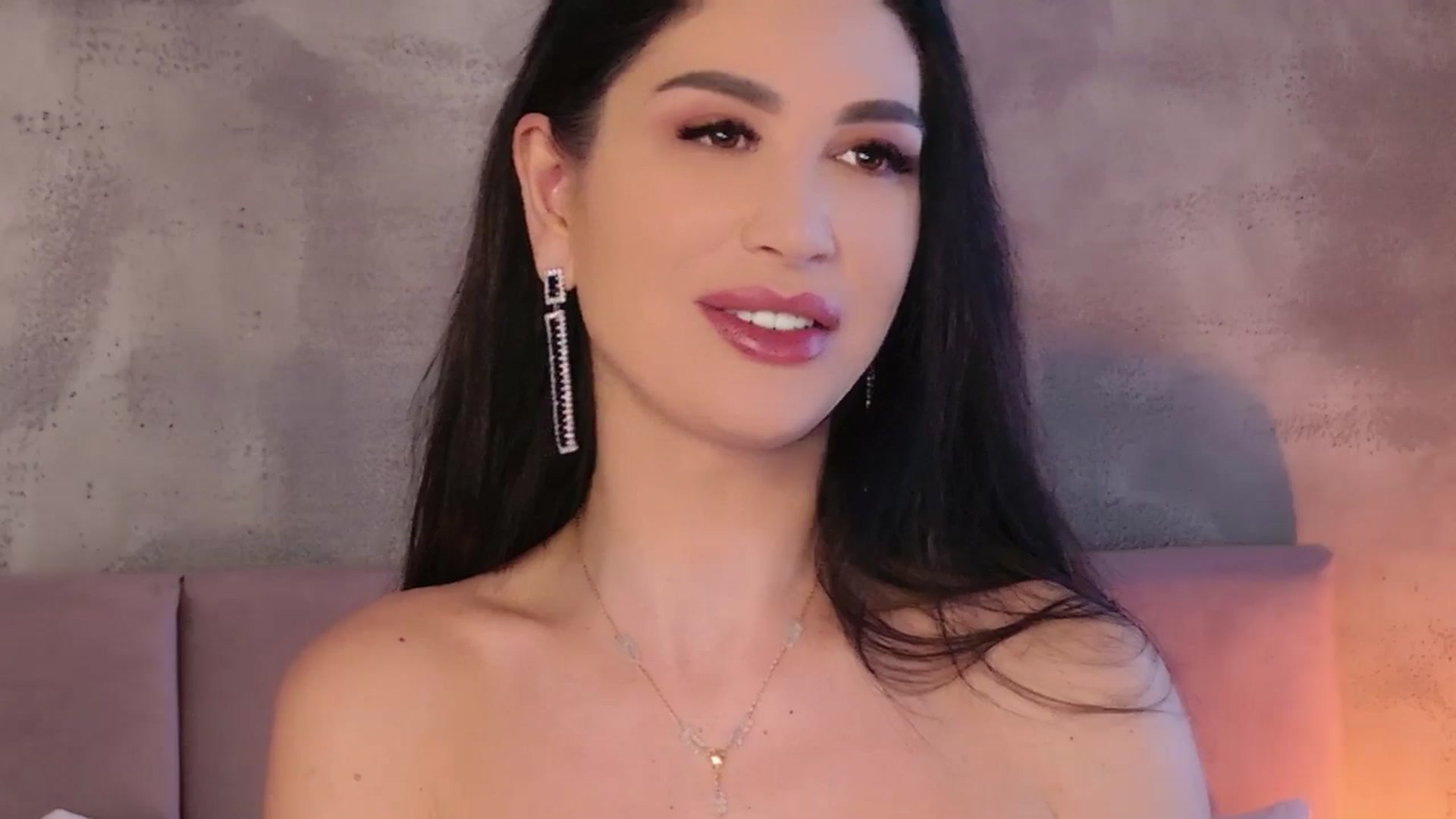 Gallery image thumbnail from AllisonDesire's myfreecams stream on, 01/28/2026, 07:49 image 13 of 20