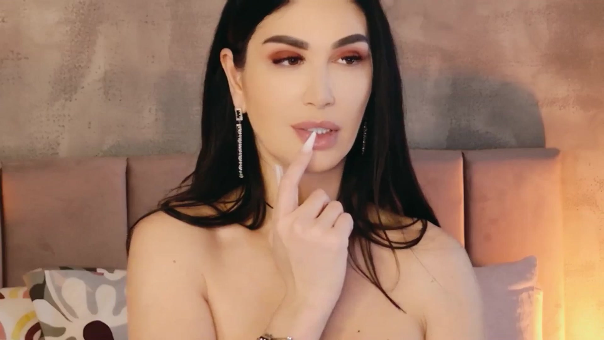 Gallery image thumbnail from AllisonDesire's myfreecams stream on, 02/07/2026, 11:19 image 16 of 20