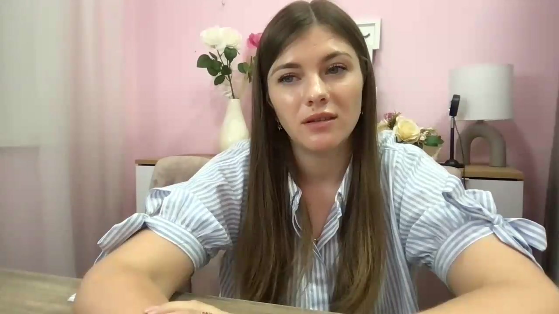 Gallery image thumbnail from AllisonWright's myfreecams stream on, 07/28/2026, 11:03 image 12 of 20