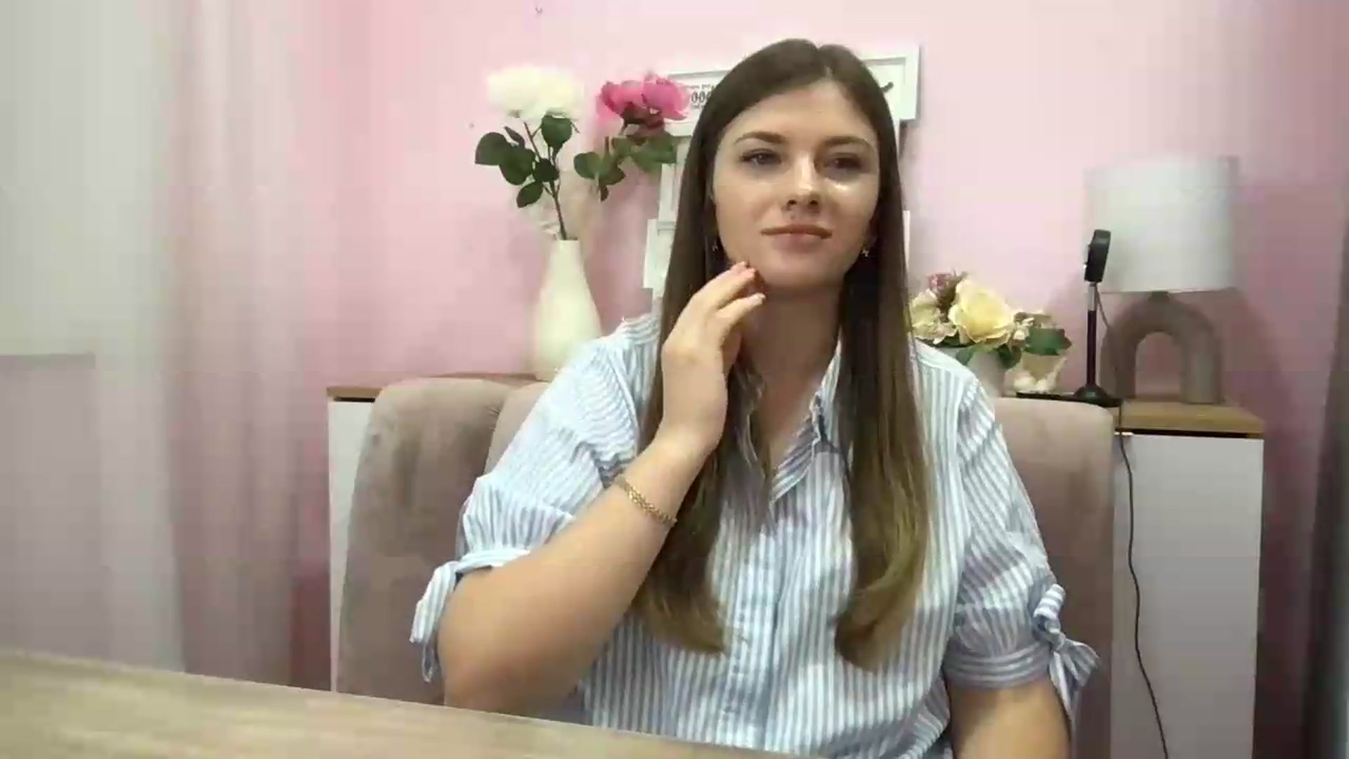 Gallery image thumbnail from AllisonWright's myfreecams stream on, 07/28/2026, 11:03 image 5 of 20