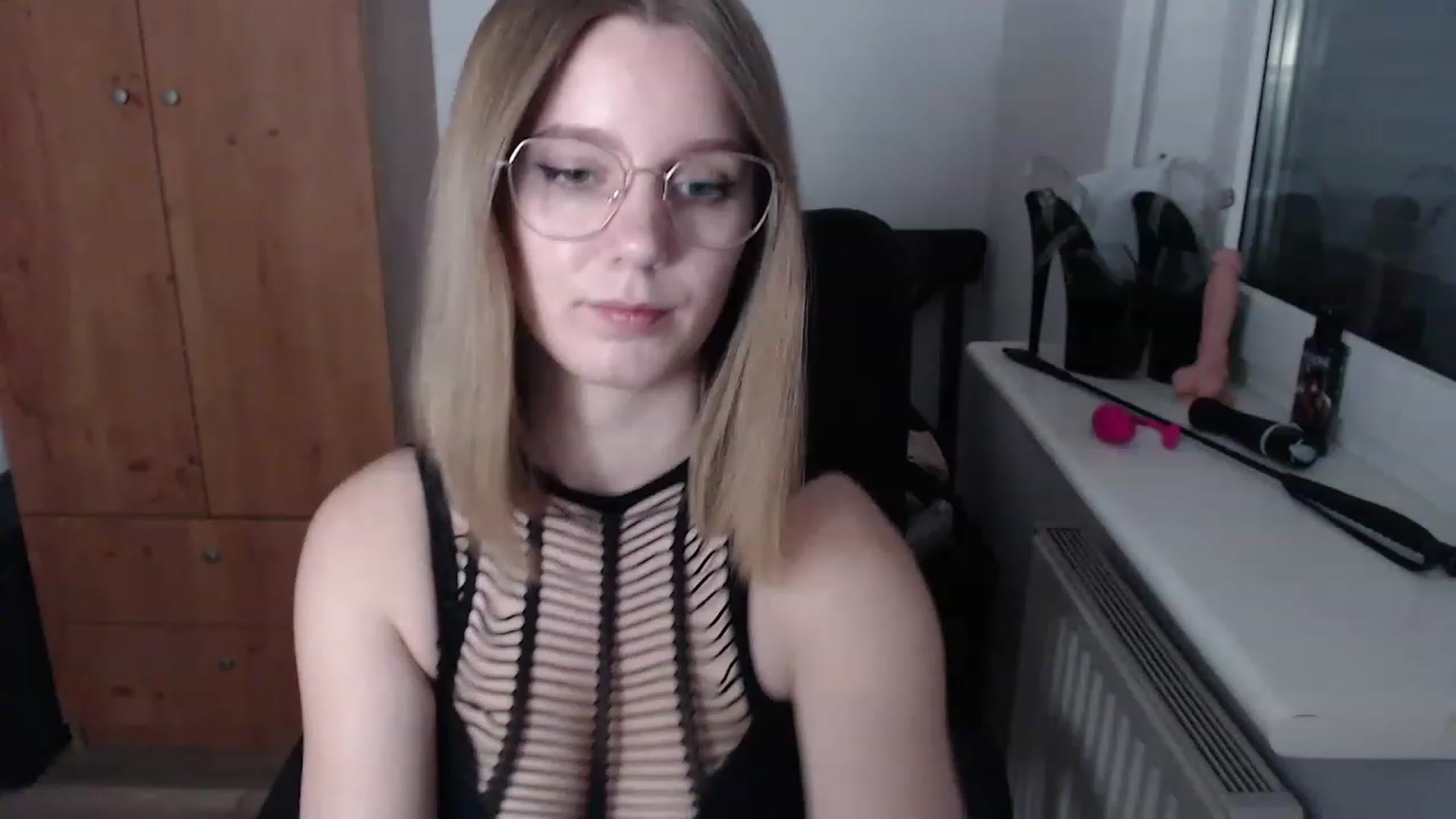 Gallery image thumbnail from Allison_here's myfreecams stream on, 11/22/2022, 16:41 image 7 of 20