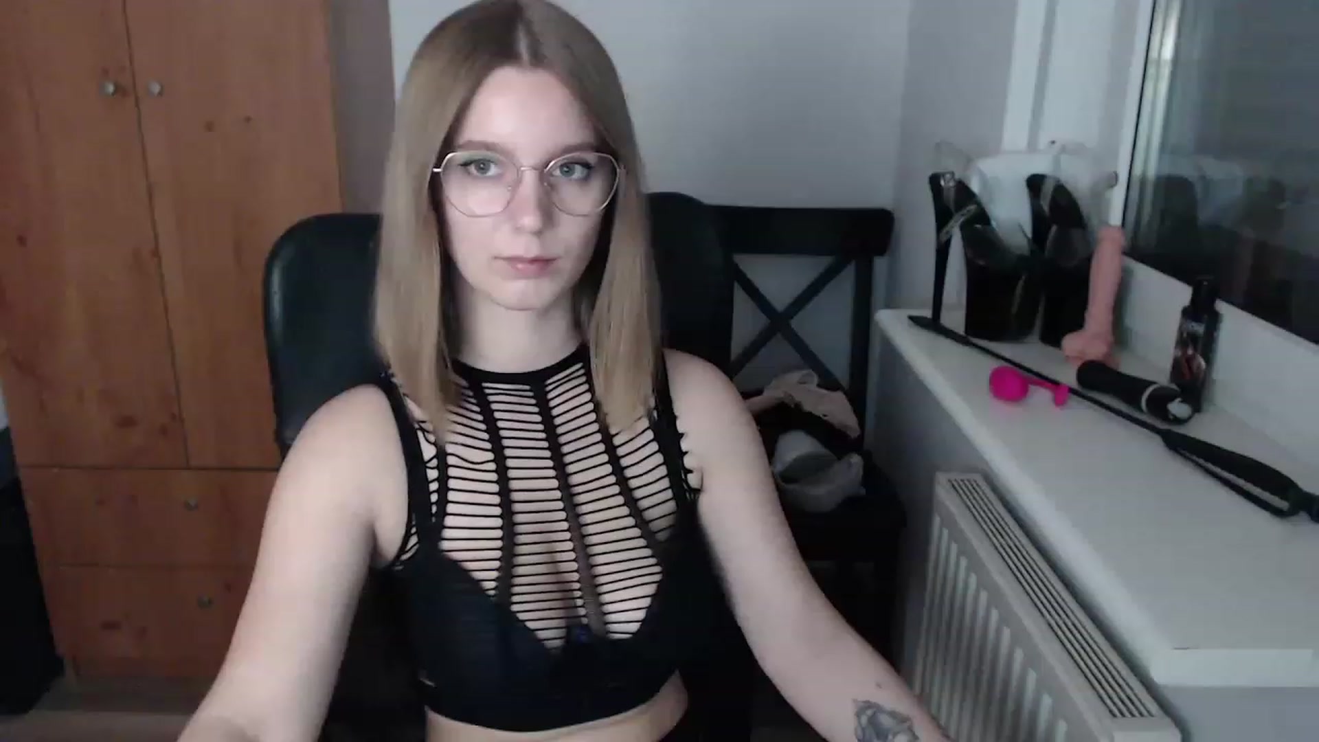 Gallery image thumbnail from Allison_here's myfreecams stream on, 11/22/2022, 16:41 image 12 of 20
