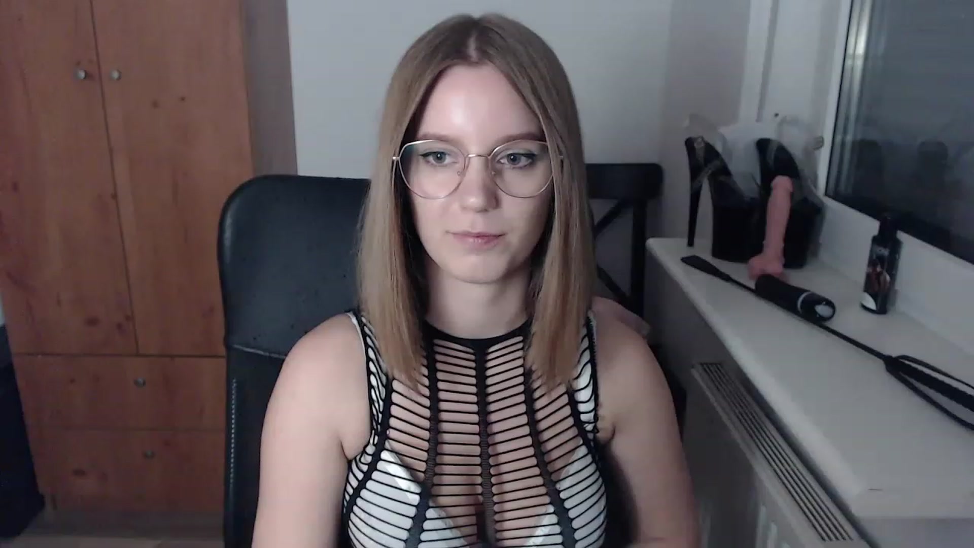 Gallery image thumbnail from Allison_here's myfreecams stream on, 11/23/2022, 16:45 image 20 of 20