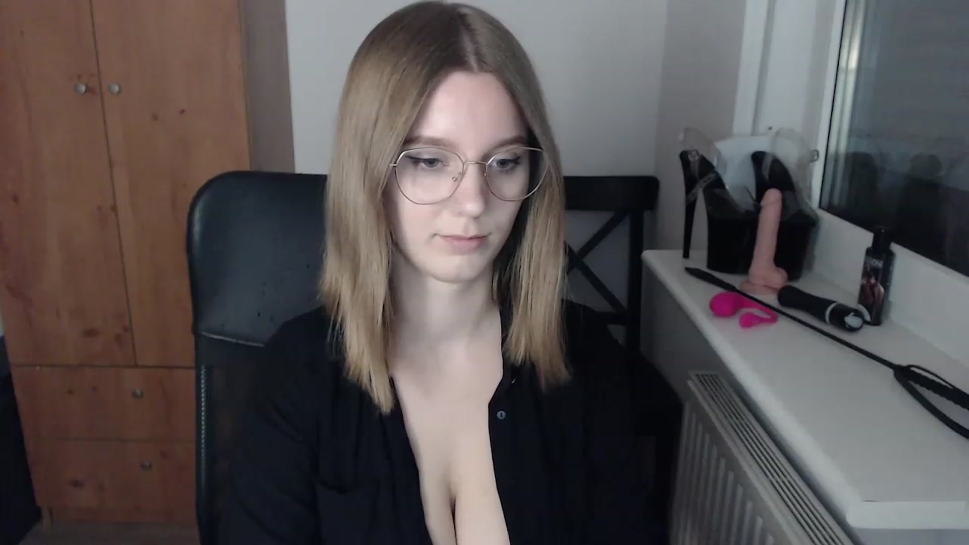 Gallery image thumbnail from Allison_here's myfreecams stream on, 11/24/2022, 19:39 image 13 of 20