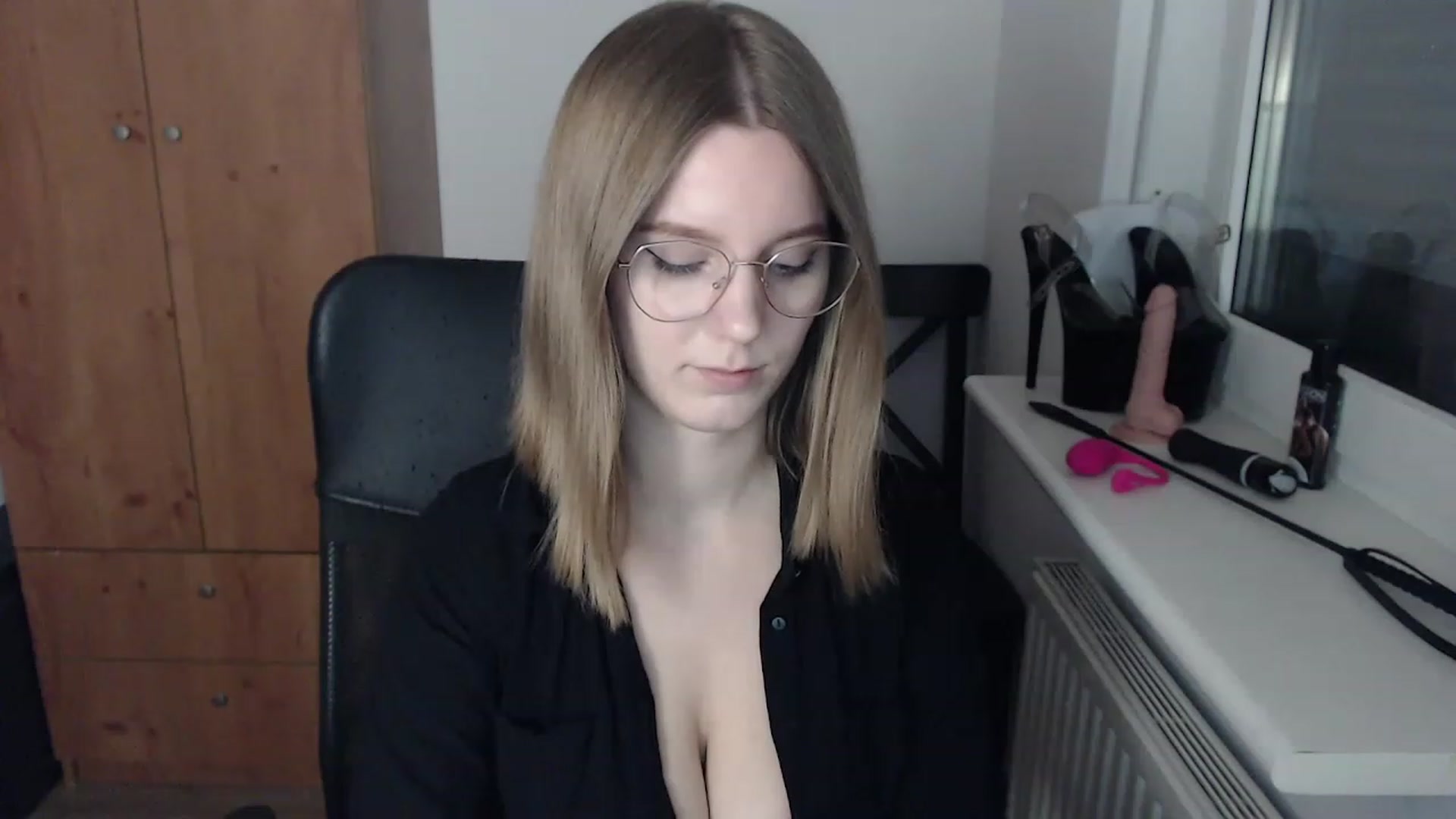 Gallery image thumbnail from Allison_here's myfreecams stream on, 11/24/2022, 19:39 image 7 of 20
