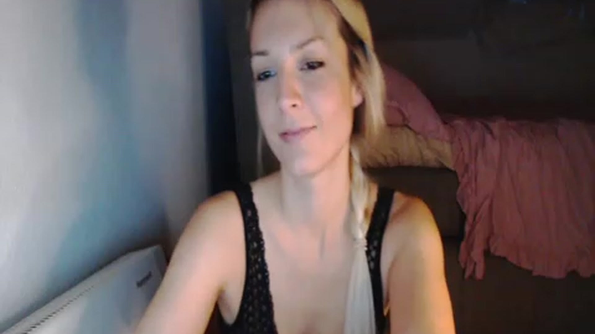 Gallery image thumbnail from AllleeS's myfreecams stream on, 11/15/2022, 15:39 image 14 of 20
