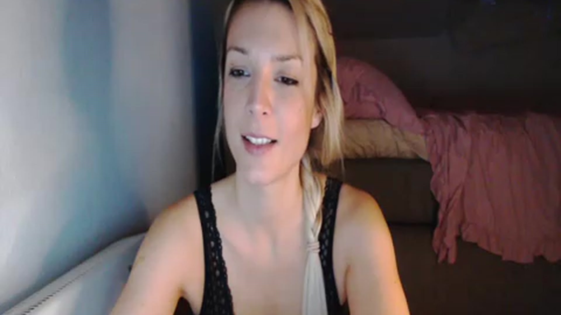 Gallery image thumbnail from AllleeS's myfreecams stream on, 11/15/2022, 15:39 image 17 of 20