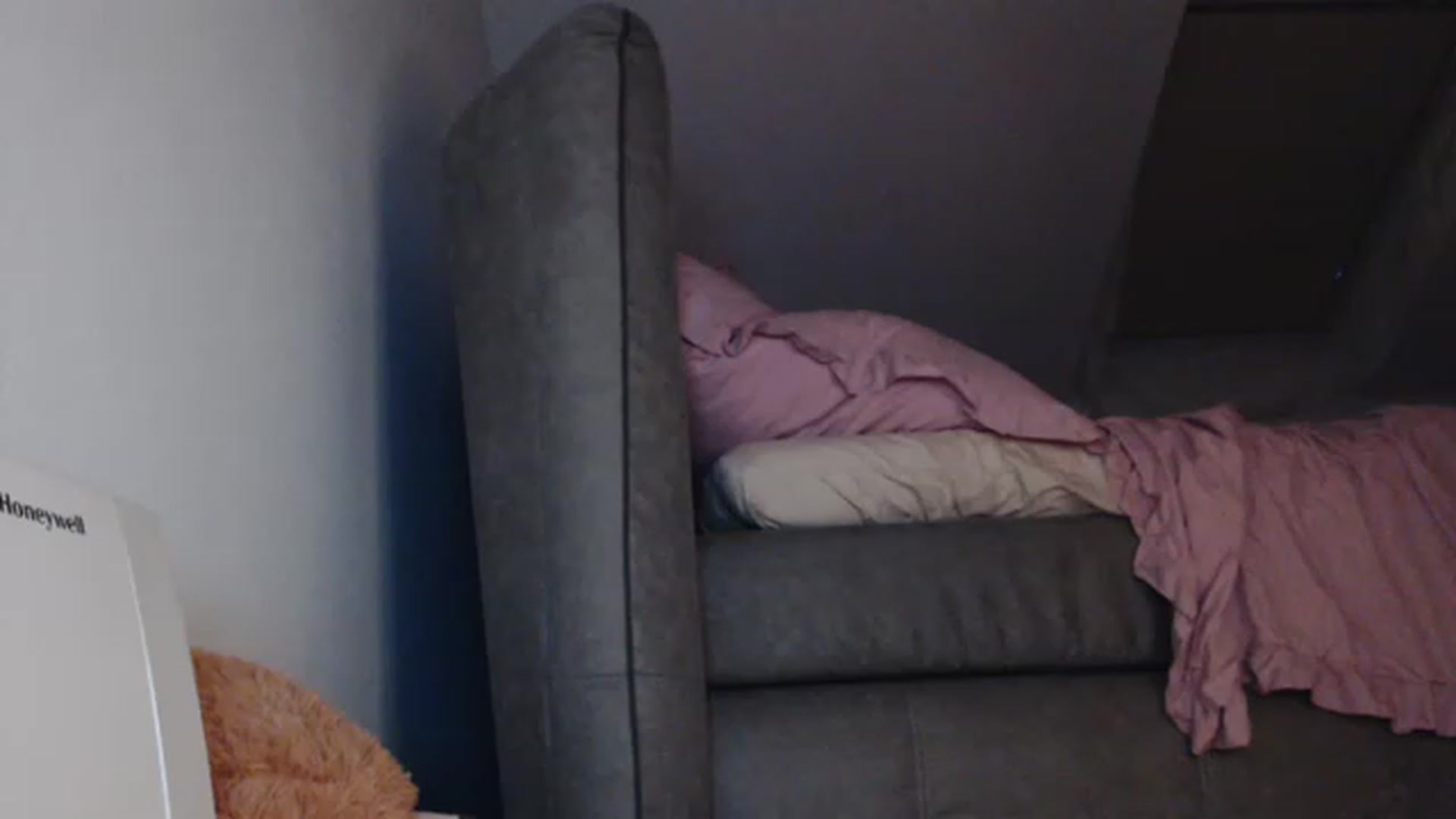 Gallery image thumbnail from AllleeS's myfreecams stream on, 11/15/2022, 16:21 image 6 of 20