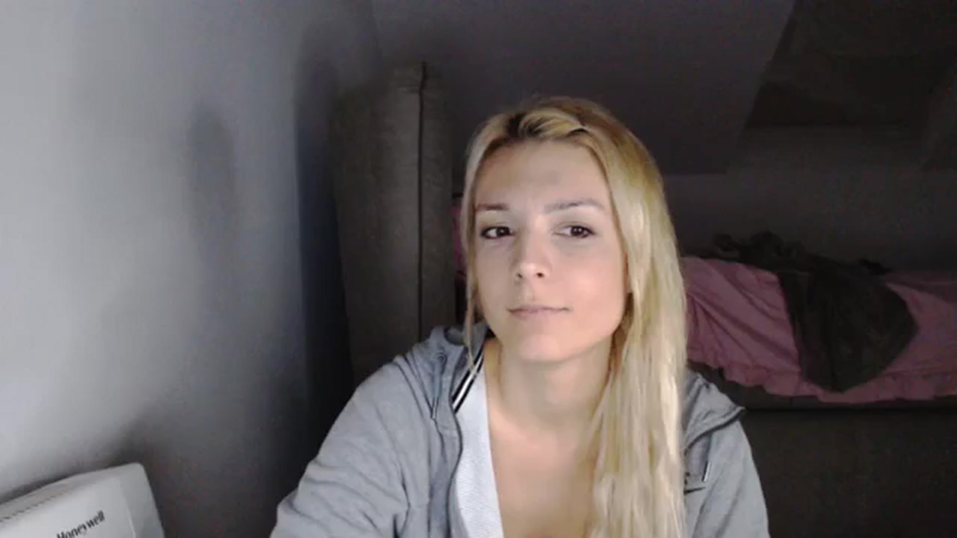 Gallery image thumbnail from AllleeS's myfreecams stream on, 10/20/2023, 14:08 image 1 of 20