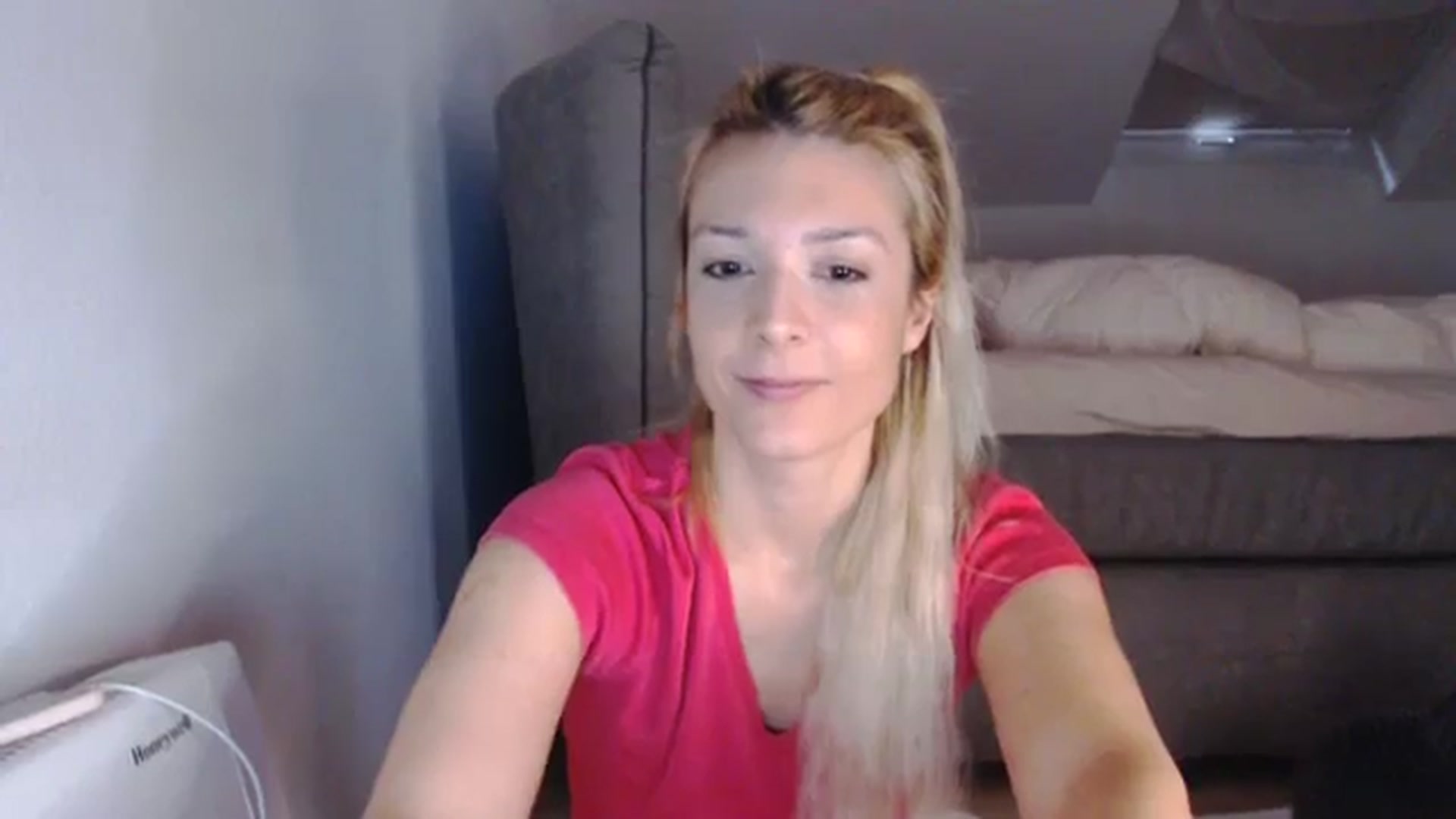 Gallery image thumbnail from AllleeS's myfreecams stream on, 10/28/2023, 14:21 image 3 of 20