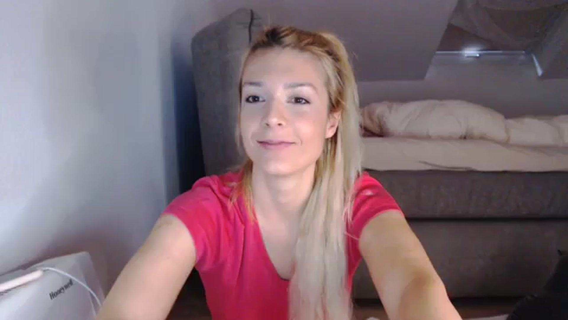 Gallery image thumbnail from AllleeS's myfreecams stream on, 10/28/2023, 14:21 image 1 of 20