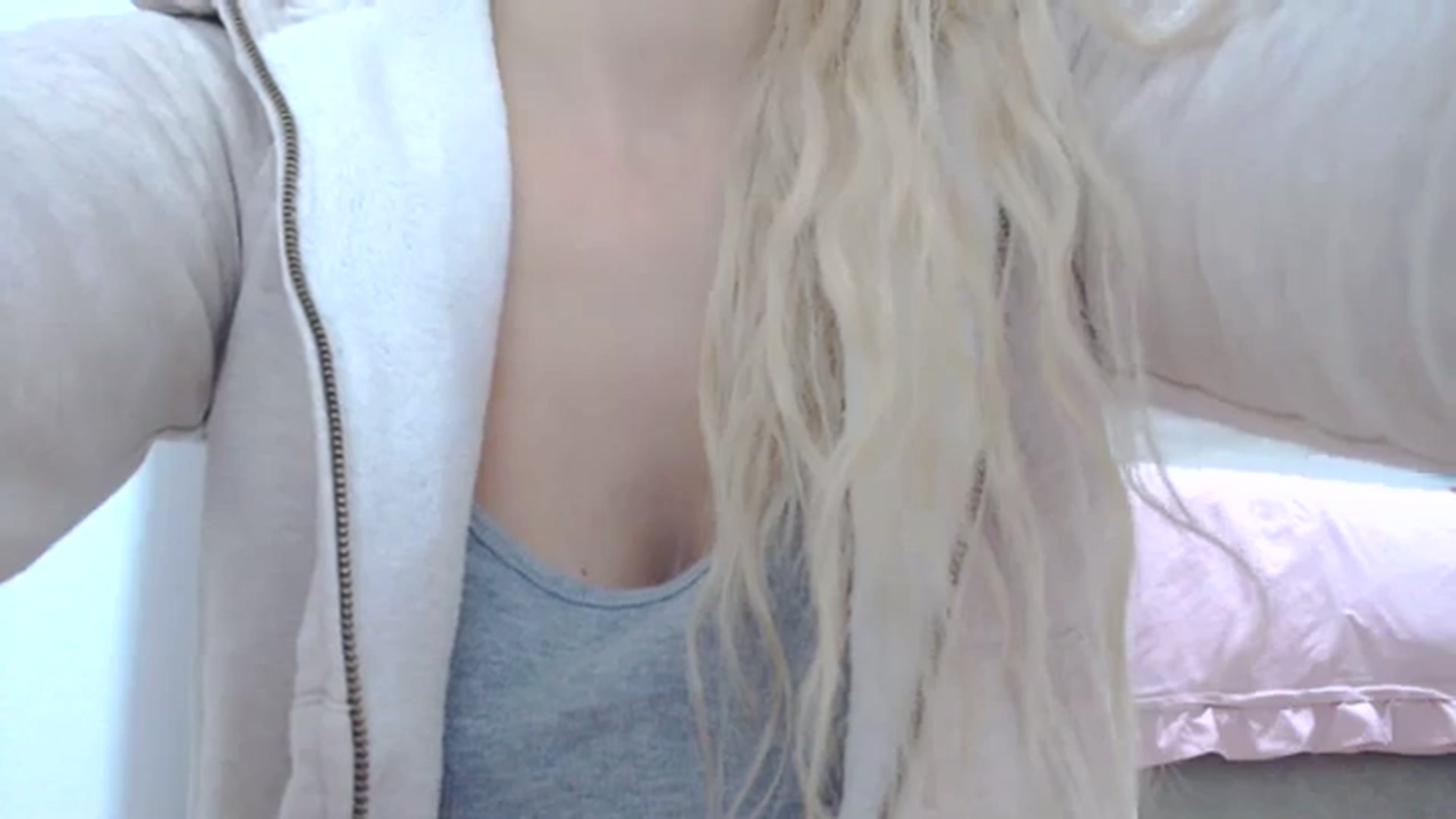 Gallery image thumbnail from AllleeS's myfreecams stream on, 11/10/2023, 14:57 image 8 of 20