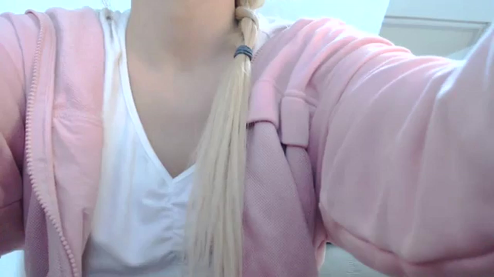 Gallery image thumbnail from AllleeS's myfreecams stream on, 12/14/2023, 14:46 image 8 of 20