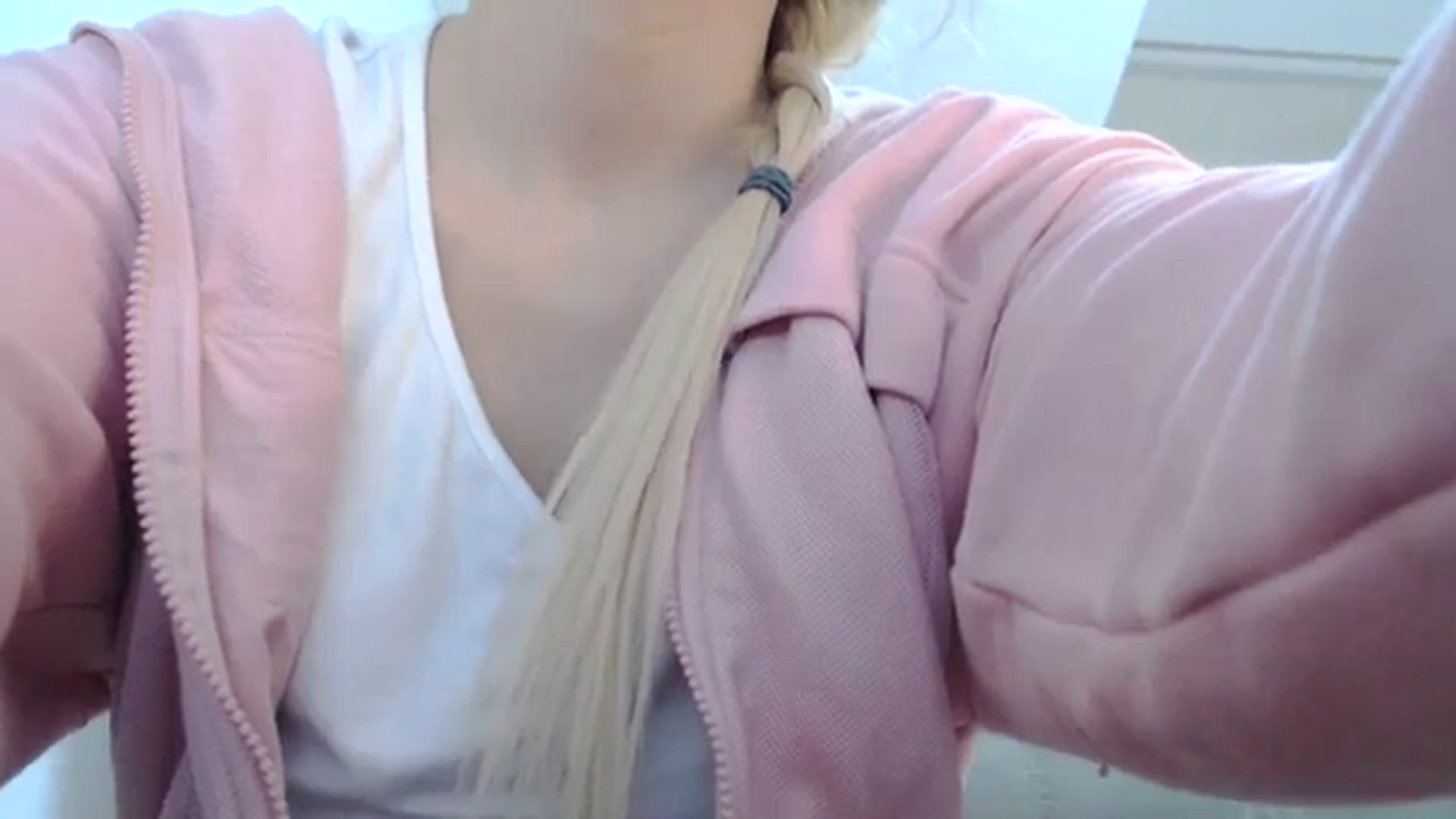 Gallery image thumbnail from AllleeS's myfreecams stream on, 12/14/2023, 14:46 image 6 of 20