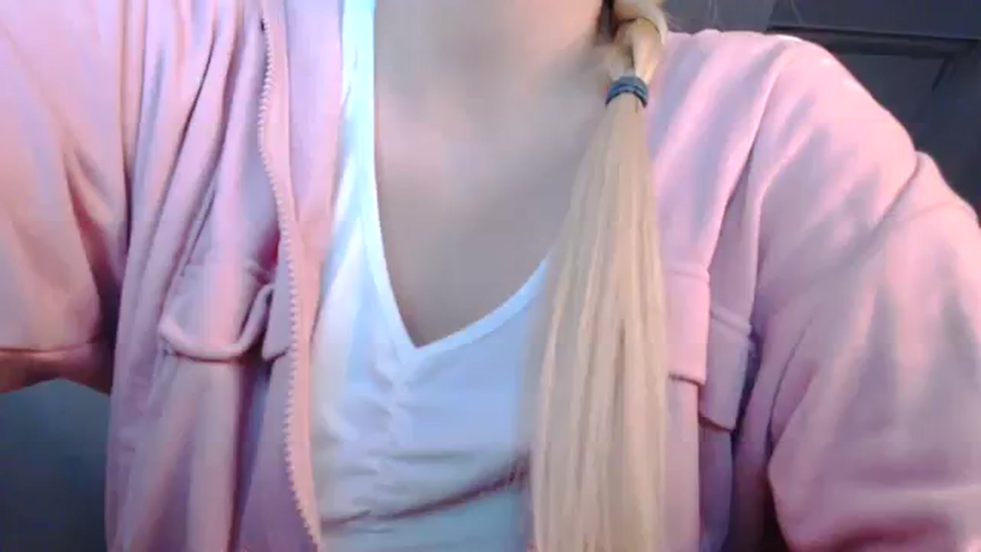 Gallery image thumbnail from AllleeS's myfreecams stream on, 12/14/2023, 14:46 image 2 of 20