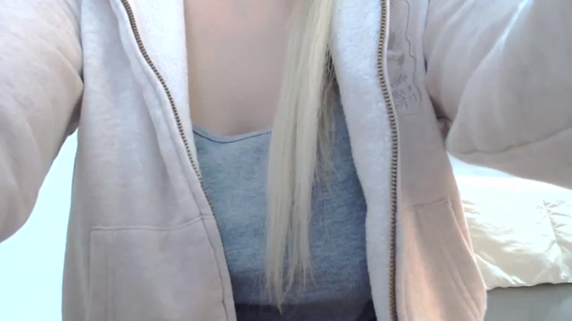 Gallery image thumbnail from AllleeS's myfreecams stream on, 12/19/2023, 14:45 image 6 of 20