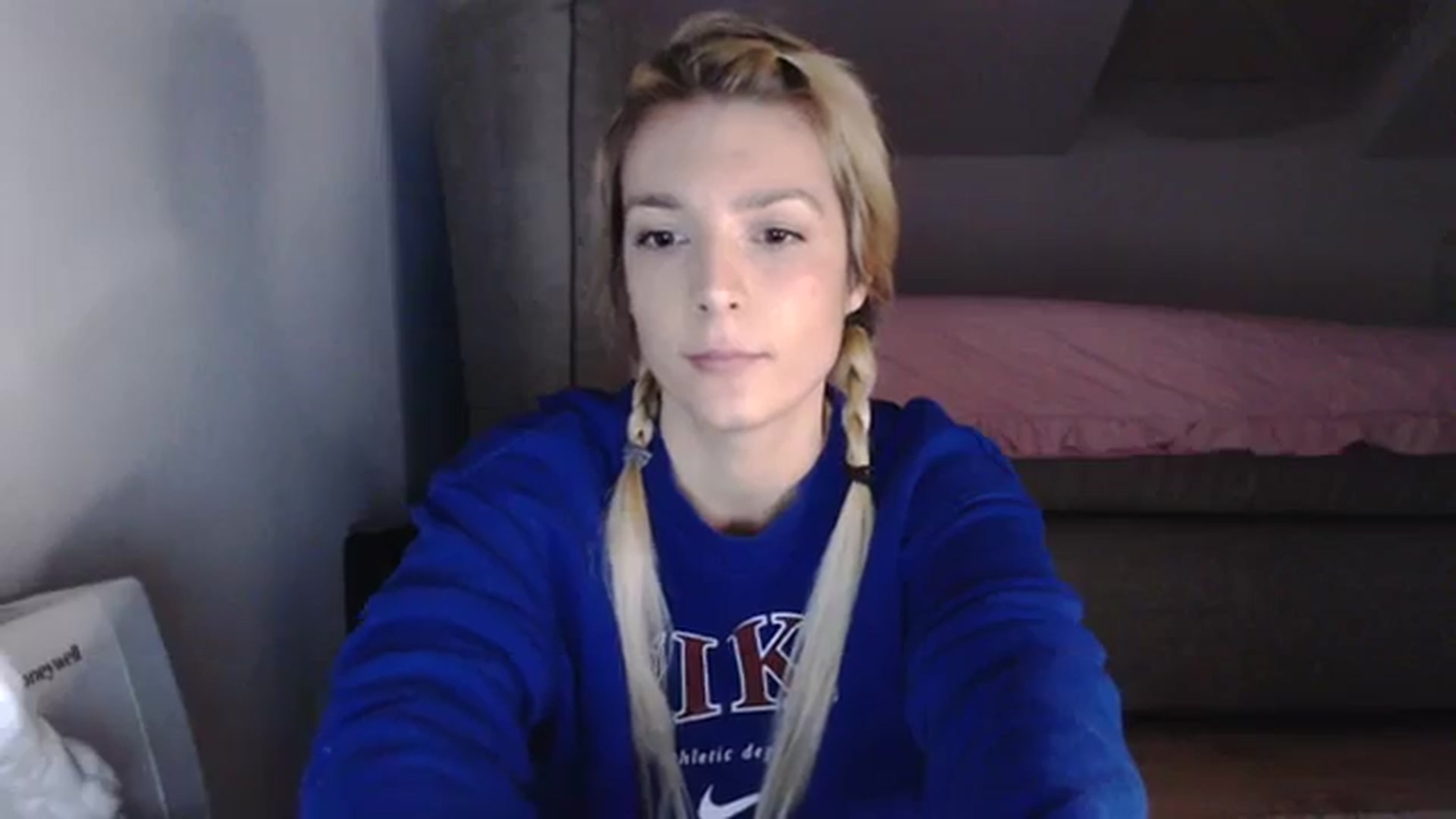 Gallery image thumbnail from AllleeS's myfreecams stream on, 01/07/2024, 15:04 image 2 of 20