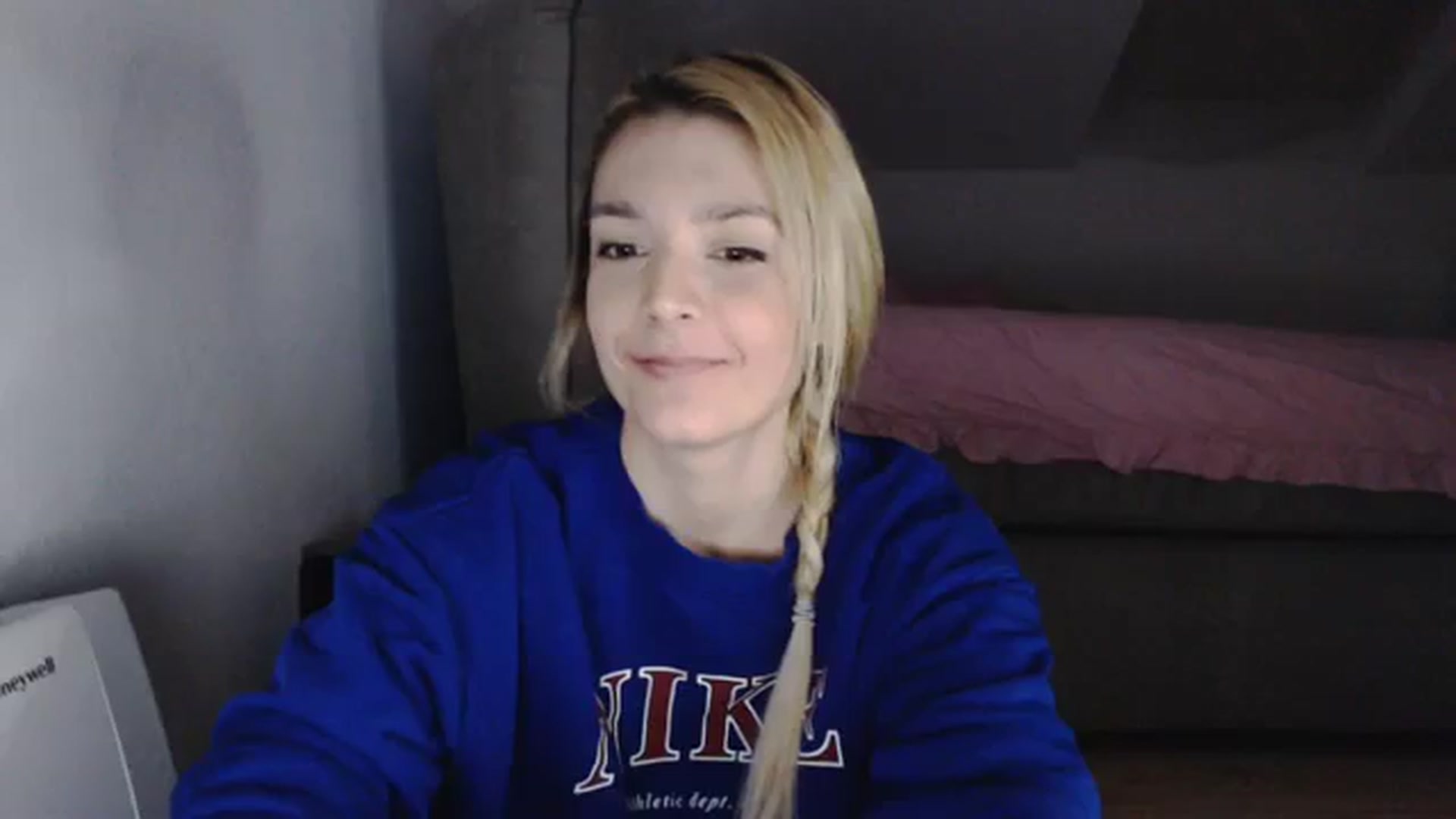 Gallery image thumbnail from AllleeS's myfreecams stream on, 01/18/2024, 14:07 image 9 of 20