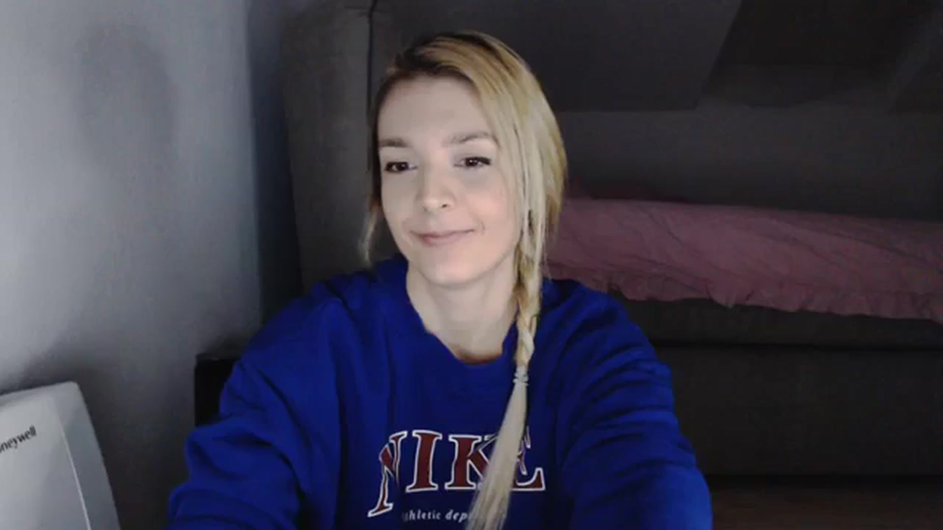 Gallery image thumbnail from AllleeS's myfreecams stream on, 01/18/2024, 14:07 image 13 of 20