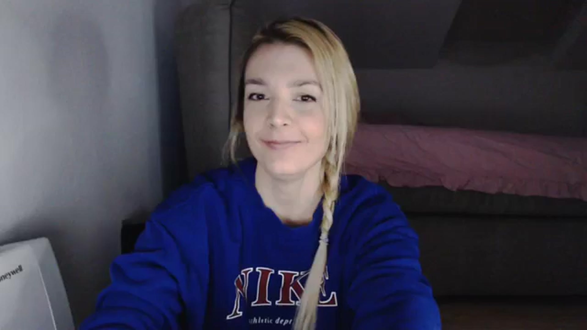 Gallery image thumbnail from AllleeS's myfreecams stream on, 01/18/2024, 14:07 image 12 of 20