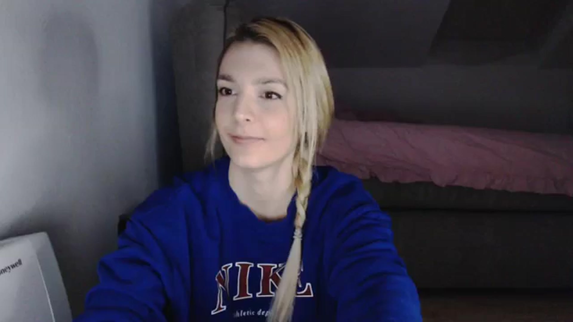 Gallery image thumbnail from AllleeS's myfreecams stream on, 01/18/2024, 14:07 image 14 of 20