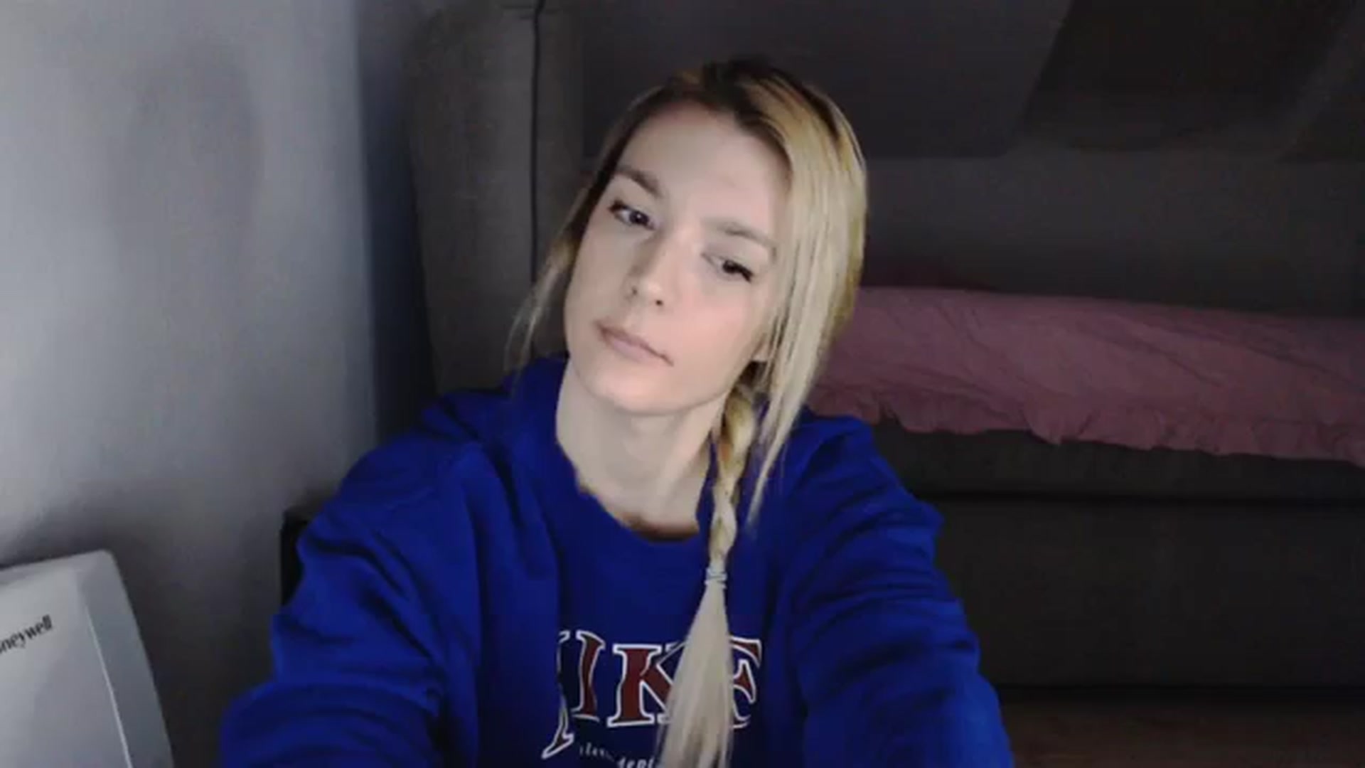 Gallery image thumbnail from AllleeS's myfreecams stream on, 01/18/2024, 14:07 image 2 of 20
