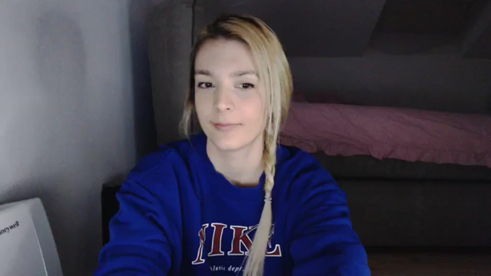 Gallery image thumbnail from AllleeS's myfreecams stream on, 01/18/2024, 14:07 image 11 of 20