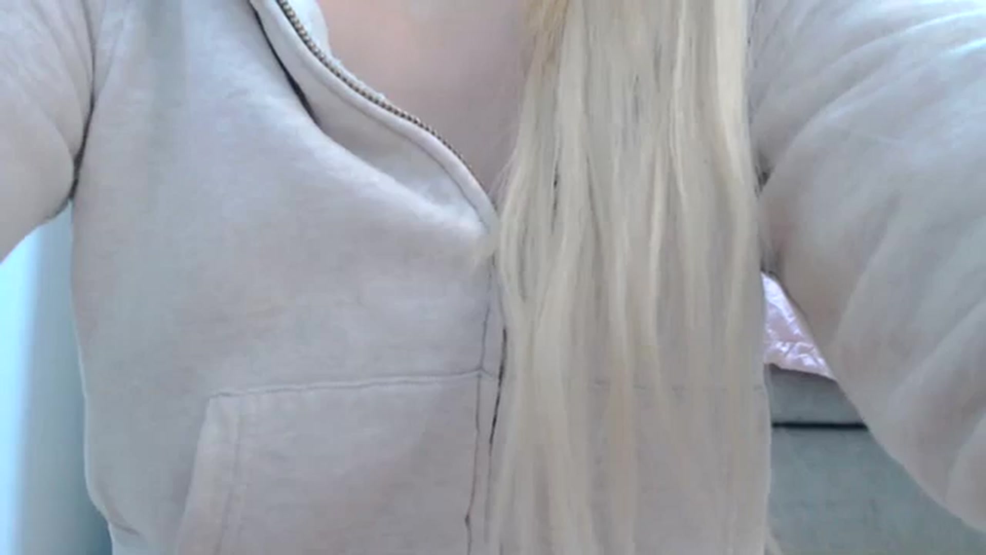 Gallery image thumbnail from AllleeS's myfreecams stream on, 01/23/2024, 14:36 image 9 of 20