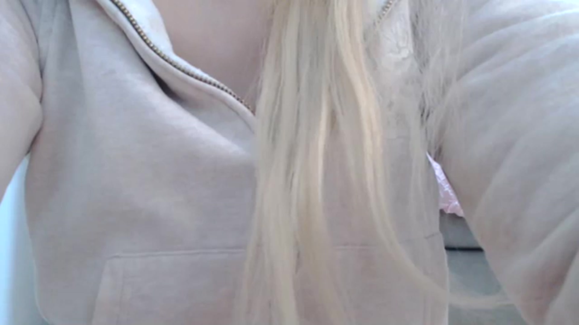 Gallery image thumbnail from AllleeS's myfreecams stream on, 01/23/2024, 14:36 image 13 of 20