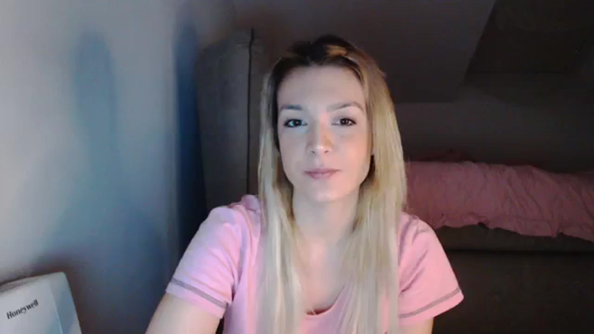 Gallery image thumbnail from AllleeS's myfreecams stream on, 01/26/2024, 14:10 image 5 of 20
