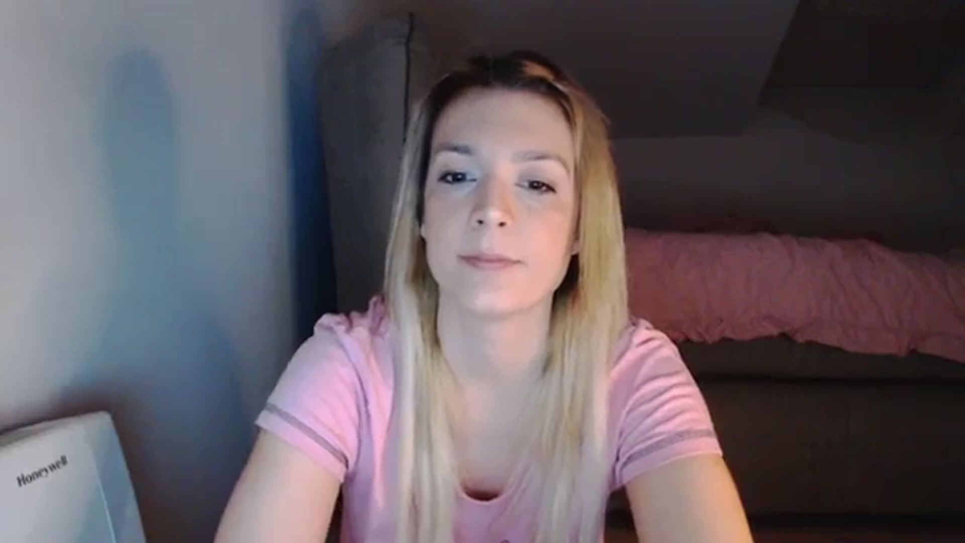 Gallery image thumbnail from AllleeS's myfreecams stream on, 01/26/2024, 14:10 image 20 of 20
