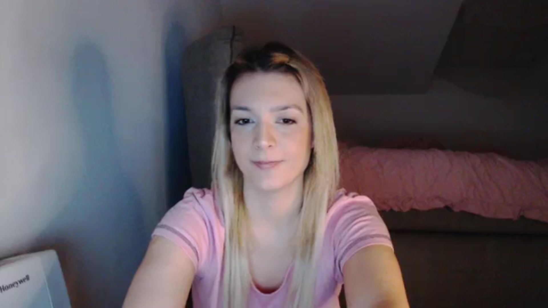 Gallery image thumbnail from AllleeS's myfreecams stream on, 01/26/2024, 14:43 image 15 of 20