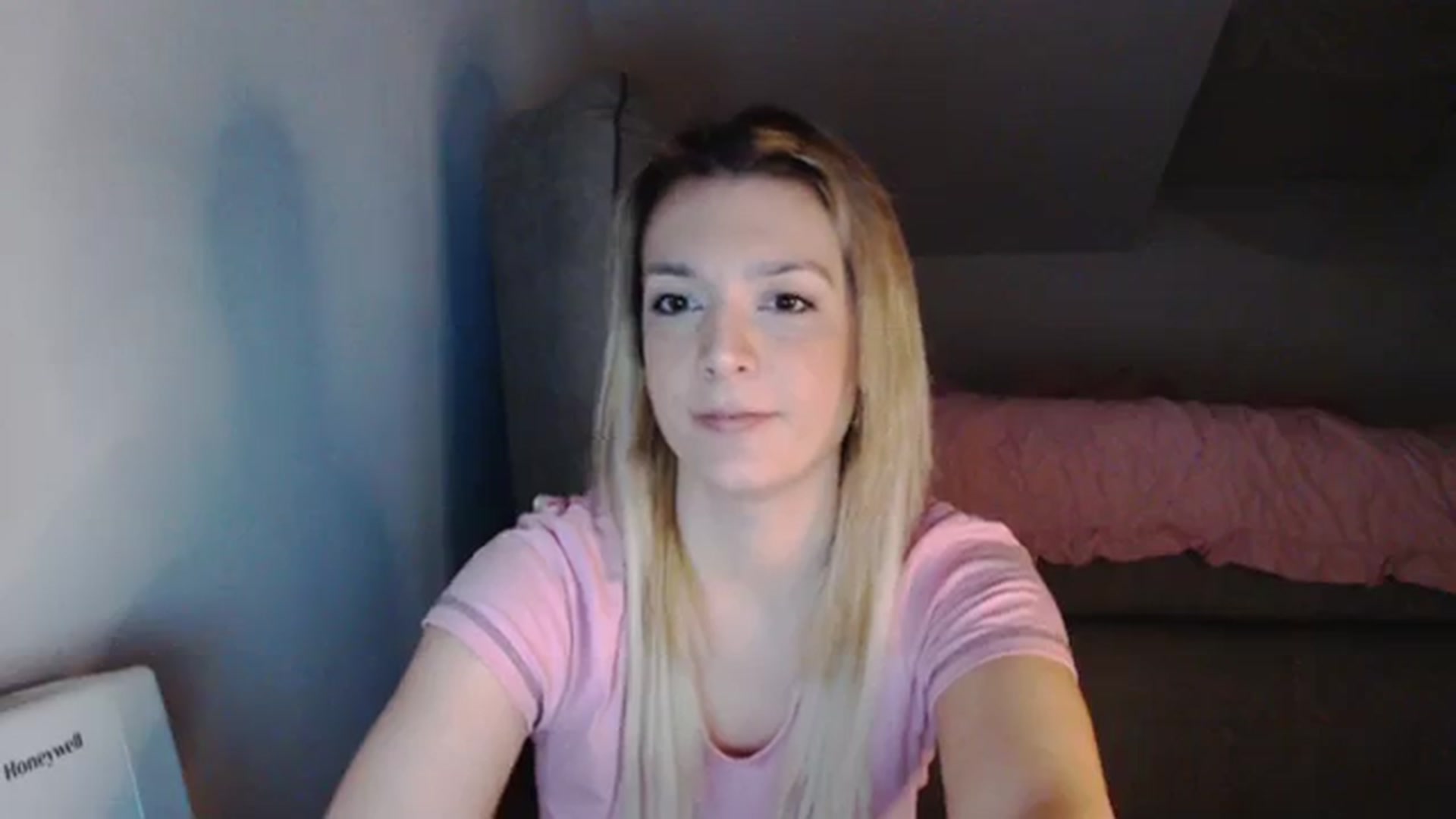 Gallery image thumbnail from AllleeS's myfreecams stream on, 01/26/2024, 14:43 image 20 of 20