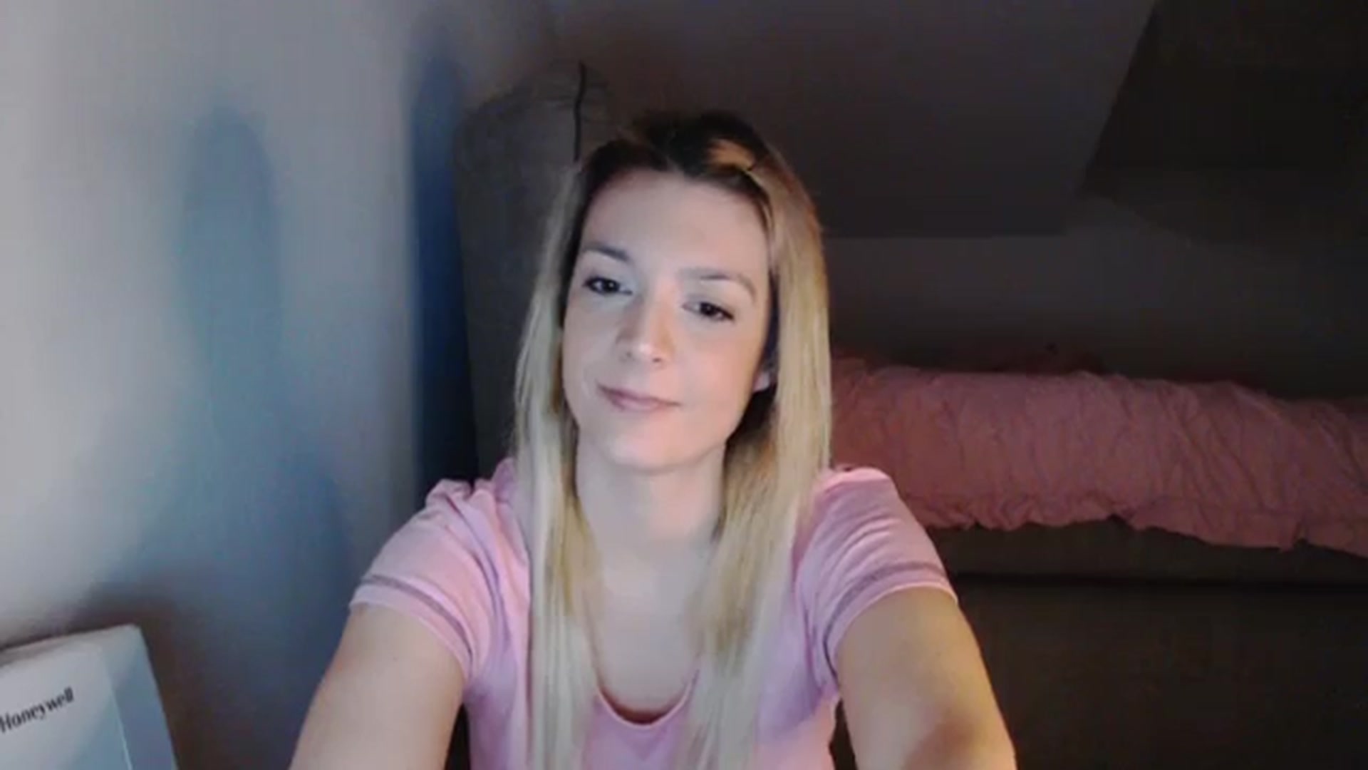 Gallery image thumbnail from AllleeS's myfreecams stream on, 01/26/2024, 14:43 image 13 of 20