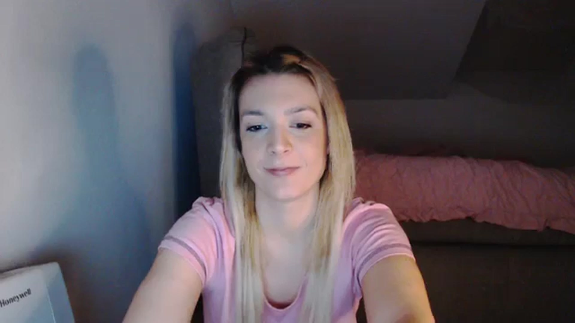 Gallery image thumbnail from AllleeS's myfreecams stream on, 01/26/2024, 14:43 image 14 of 20